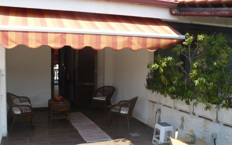 System.Collections.Generic.List`1[BluePillow.Application.SearchEngine.Dto.PhotoDto]?.ElementAt(2)?.Caption