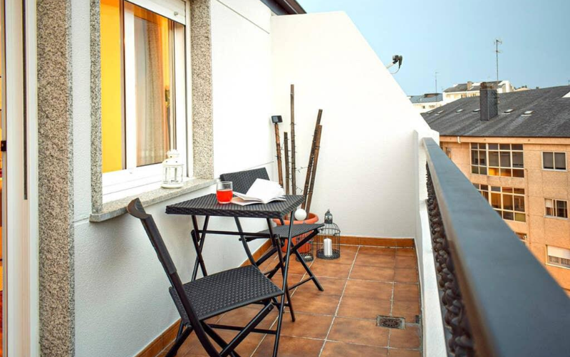 System.Collections.Generic.List`1[BluePillow.Application.SearchEngine.Dto.PhotoDto]?.ElementAt(2)?.Caption