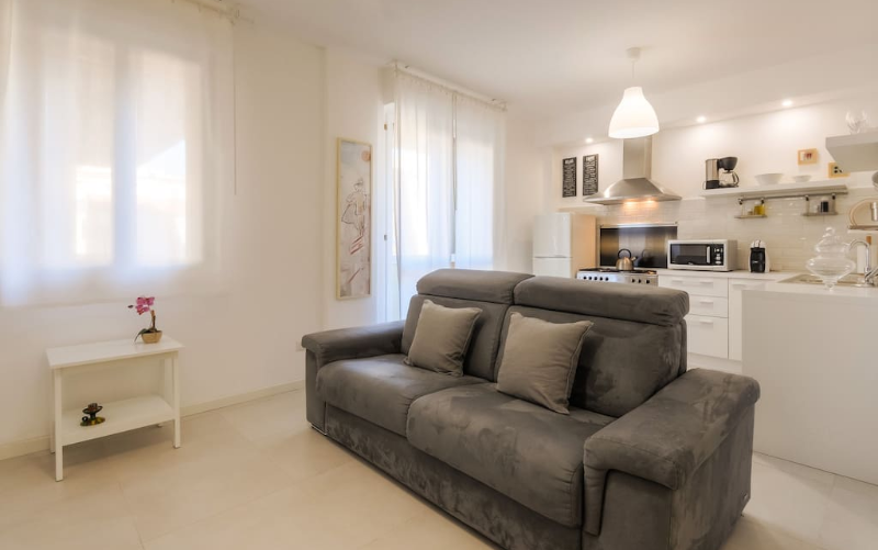 System.Collections.Generic.List`1[BluePillow.Application.SearchEngine.Dto.PhotoDto]?.ElementAt(3)?.Caption