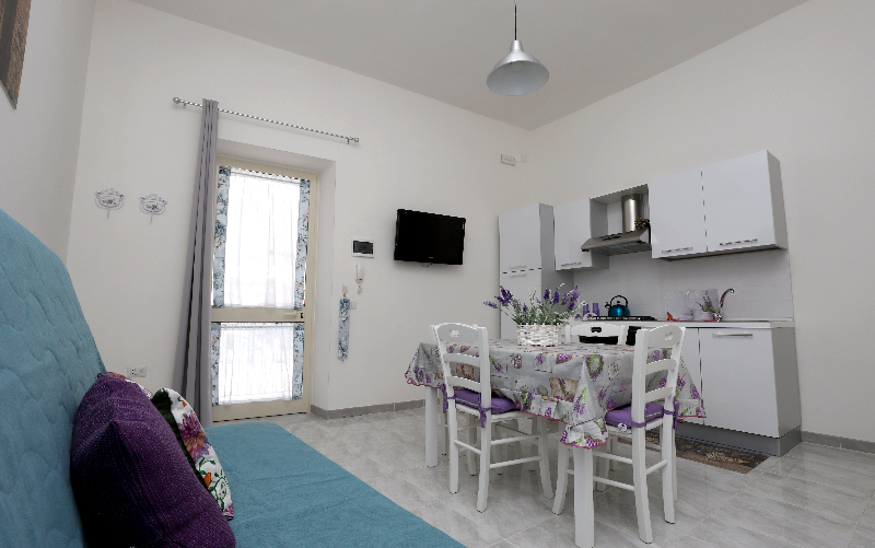 System.Collections.Generic.List`1[BluePillow.Application.SearchEngine.Dto.PhotoDto]?.ElementAt(1)?.Caption