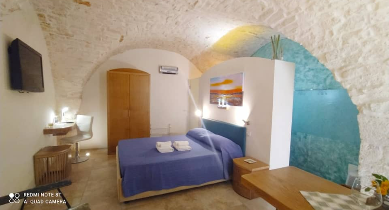 System.Collections.Generic.List`1[BluePillow.Application.SearchEngine.Dto.PhotoDto]?.ElementAt(0)?.Caption