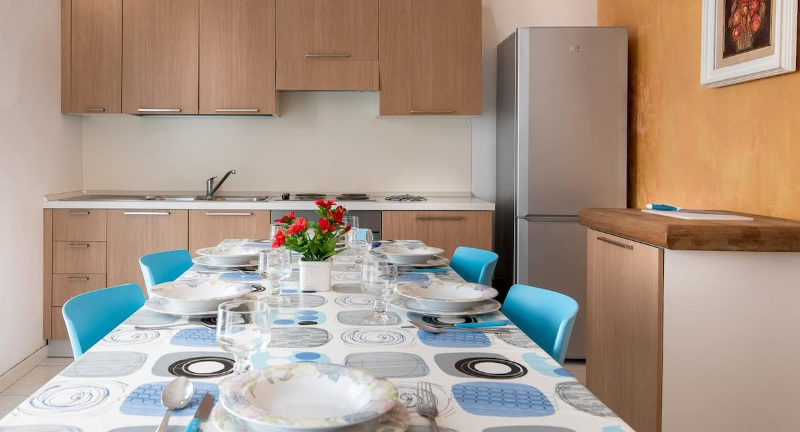 System.Collections.Generic.List`1[BluePillow.Application.SearchEngine.Dto.PhotoDto]?.ElementAt(2)?.Caption