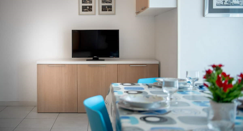 System.Collections.Generic.List`1[BluePillow.Application.SearchEngine.Dto.PhotoDto]?.ElementAt(3)?.Caption