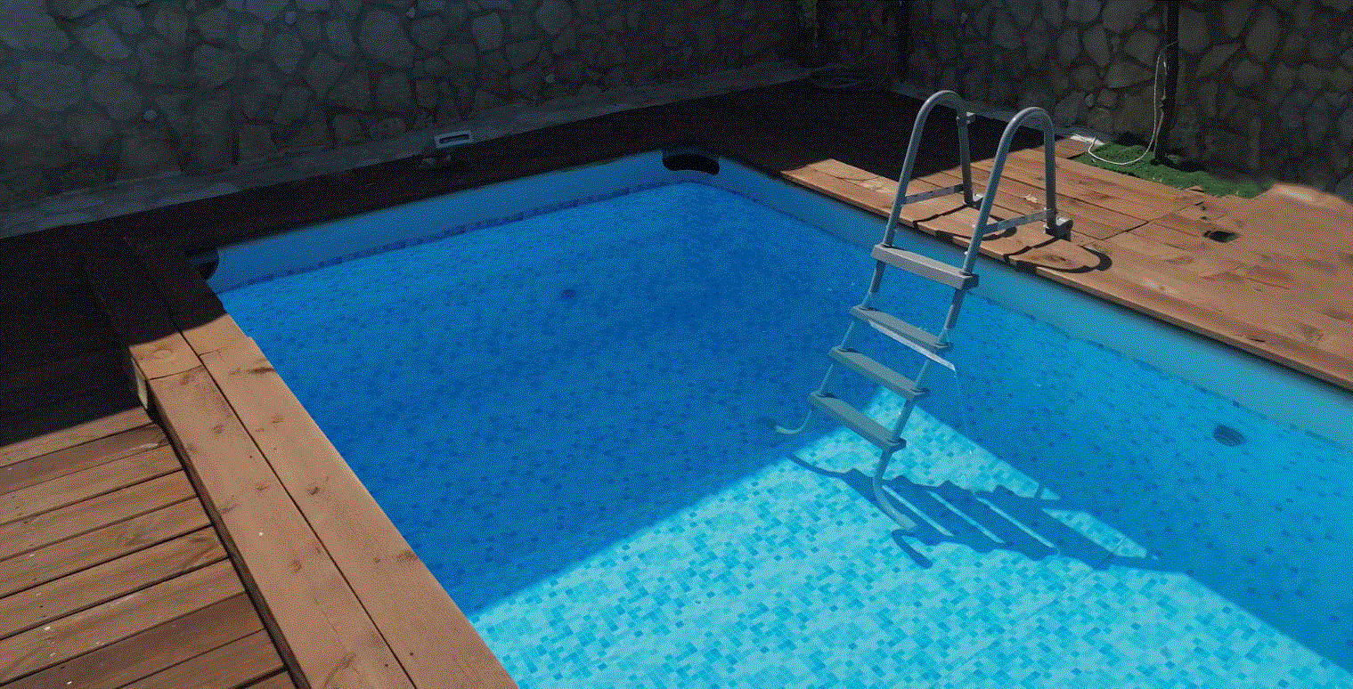 System.Collections.Generic.List`1[BluePillow.Application.SearchEngine.Dto.PhotoDto]?.ElementAt(1)?.Caption