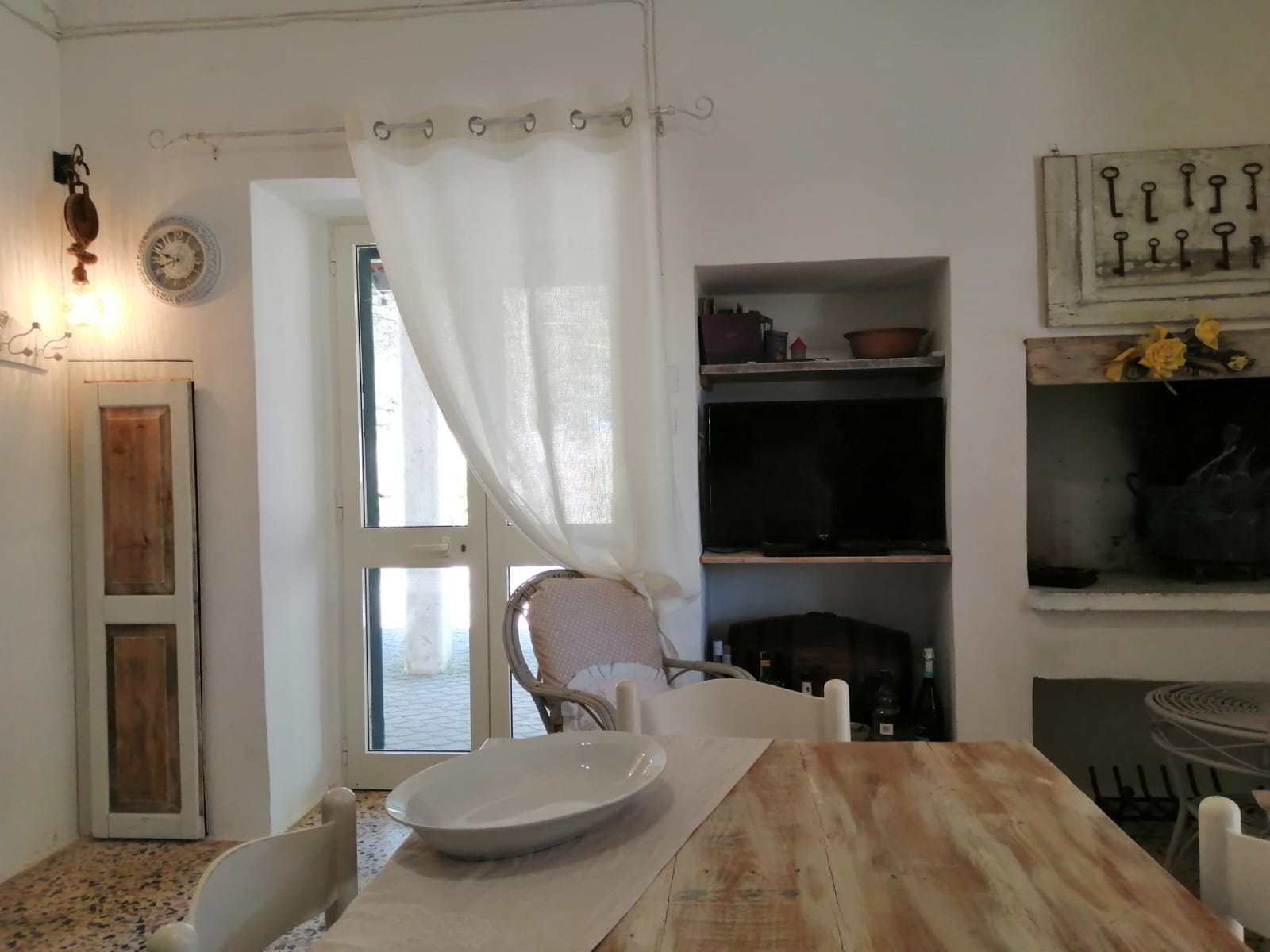 System.Collections.Generic.List`1[BluePillow.Application.SearchEngine.Dto.PhotoDto]?.ElementAt(3)?.Caption