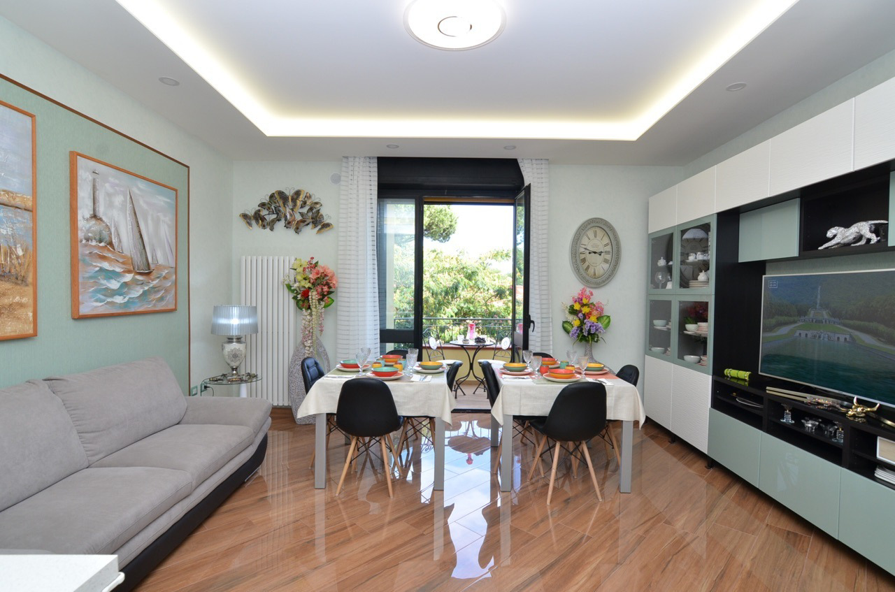 System.Collections.Generic.List`1[BluePillow.Application.SearchEngine.Dto.PhotoDto]?.ElementAt(2)?.Caption