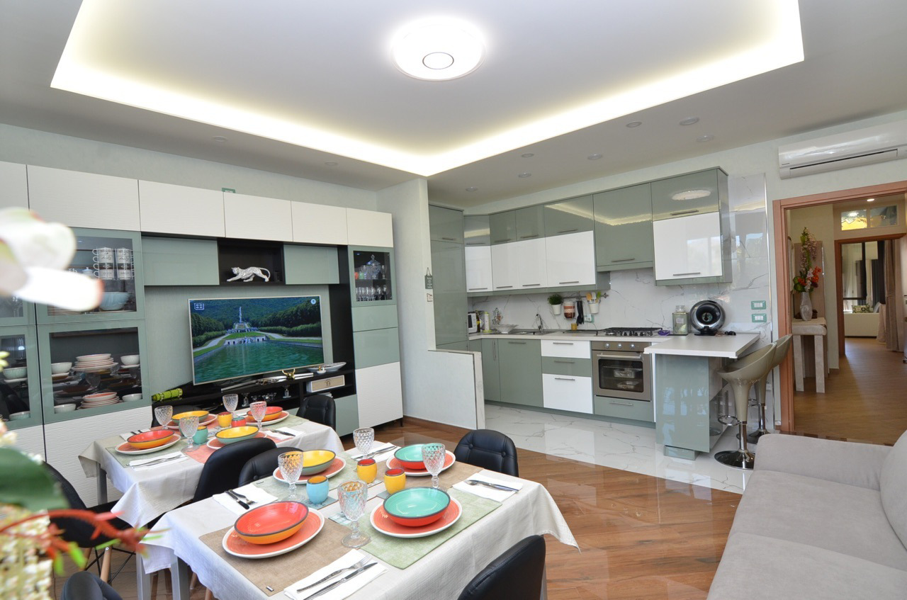 System.Collections.Generic.List`1[BluePillow.Application.SearchEngine.Dto.PhotoDto]?.ElementAt(3)?.Caption