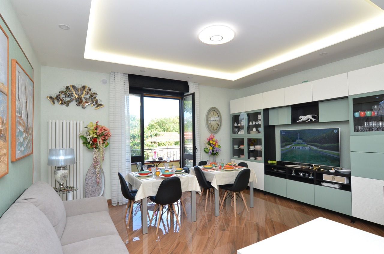 System.Collections.Generic.List`1[BluePillow.Application.SearchEngine.Dto.PhotoDto]?.ElementAt(1)?.Caption