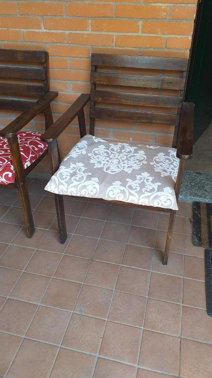 System.Collections.Generic.List`1[BluePillow.Application.SearchEngine.Dto.PhotoDto]?.ElementAt(2)?.Caption