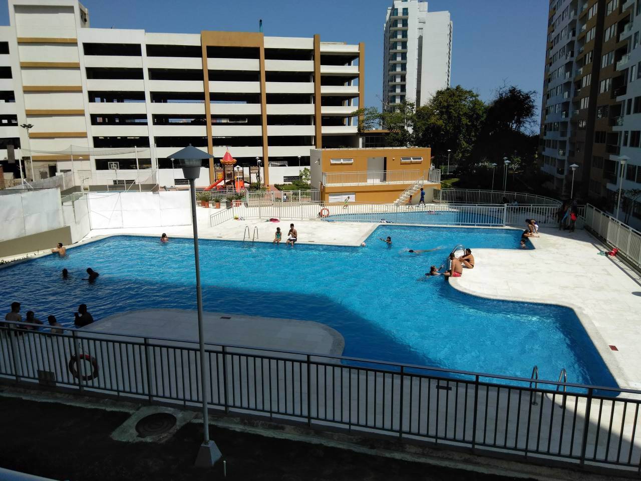 System.Collections.Generic.List`1[BluePillow.Application.SearchEngine.Dto.PhotoDto]?.ElementAt(0)?.Caption