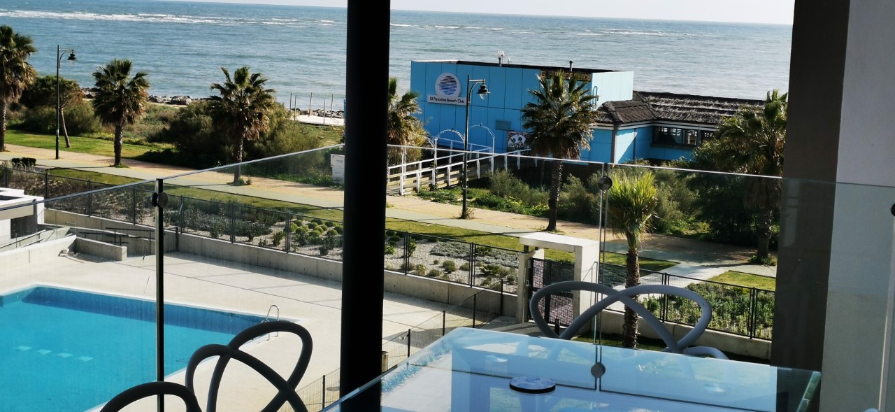 System.Collections.Generic.List`1[BluePillow.Application.SearchEngine.Dto.PhotoDto]?.ElementAt(0)?.Caption