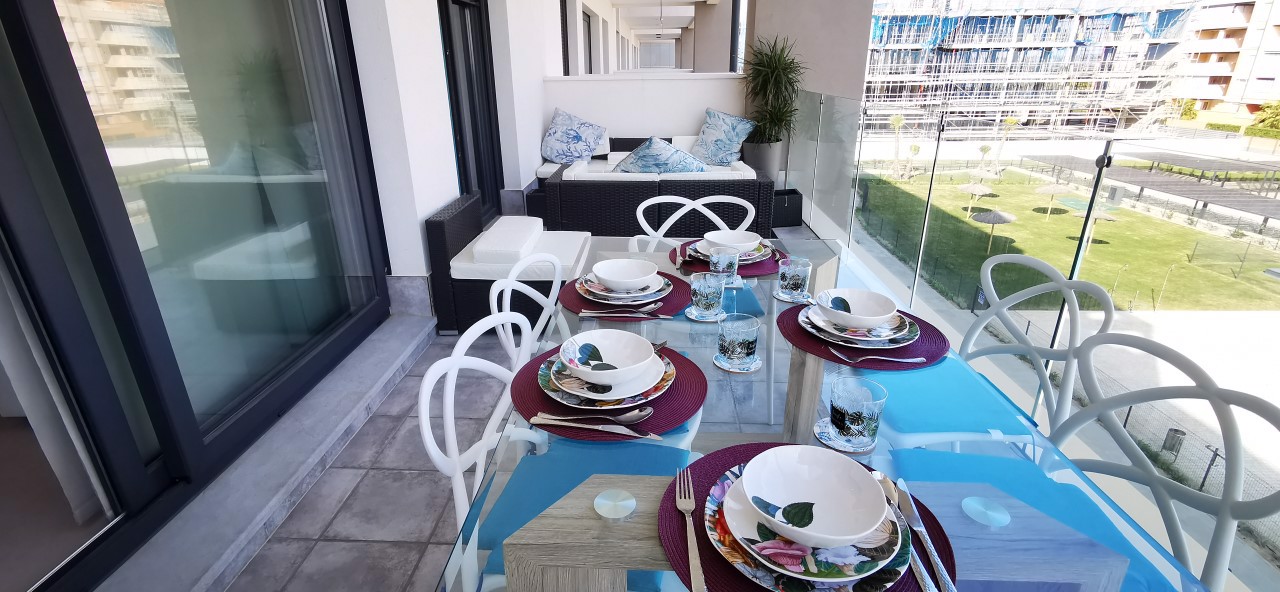 System.Collections.Generic.List`1[BluePillow.Application.SearchEngine.Dto.PhotoDto]?.ElementAt(3)?.Caption