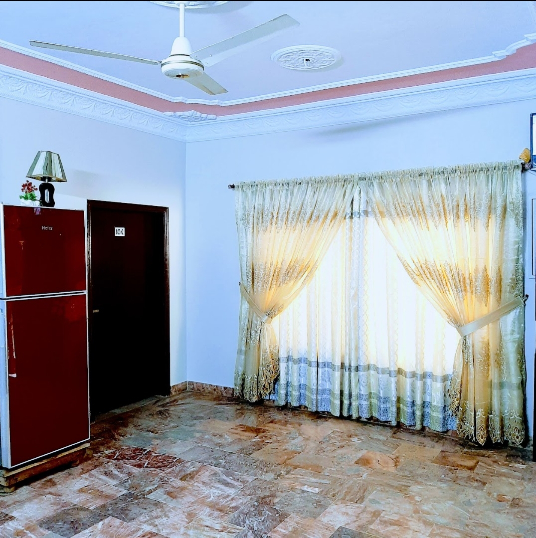 System.Collections.Generic.List`1[BluePillow.Application.SearchEngine.Dto.PhotoDto]?.ElementAt(3)?.Caption