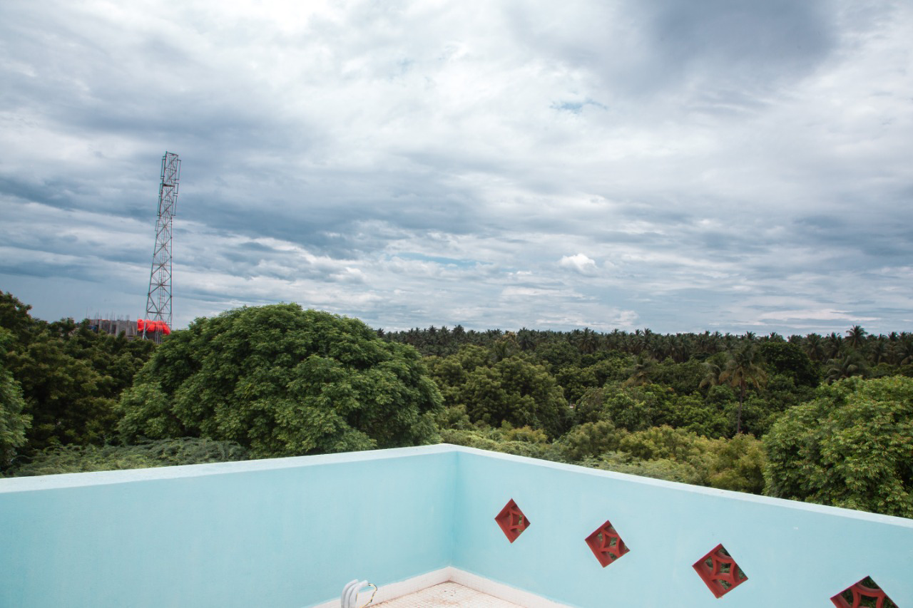 System.Collections.Generic.List`1[BluePillow.Application.SearchEngine.Dto.PhotoDto]?.ElementAt(2)?.Caption