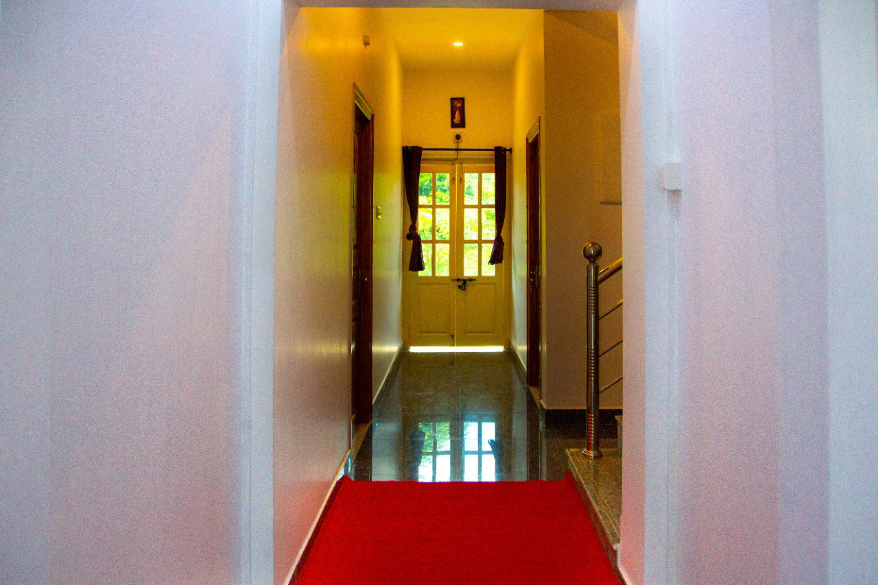 System.Collections.Generic.List`1[BluePillow.Application.SearchEngine.Dto.PhotoDto]?.ElementAt(3)?.Caption