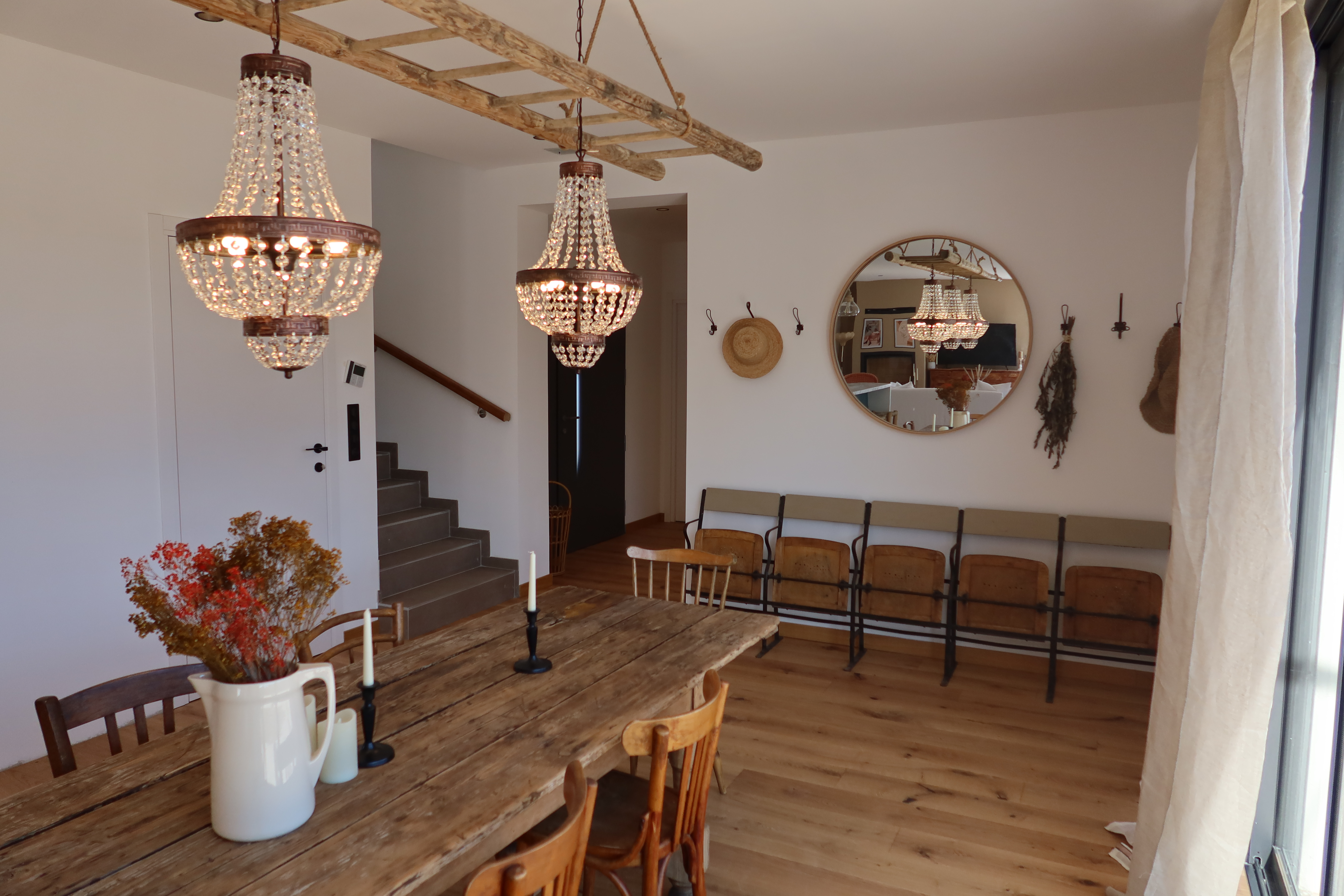 System.Collections.Generic.List`1[BluePillow.Application.SearchEngine.Dto.PhotoDto]?.ElementAt(2)?.Caption