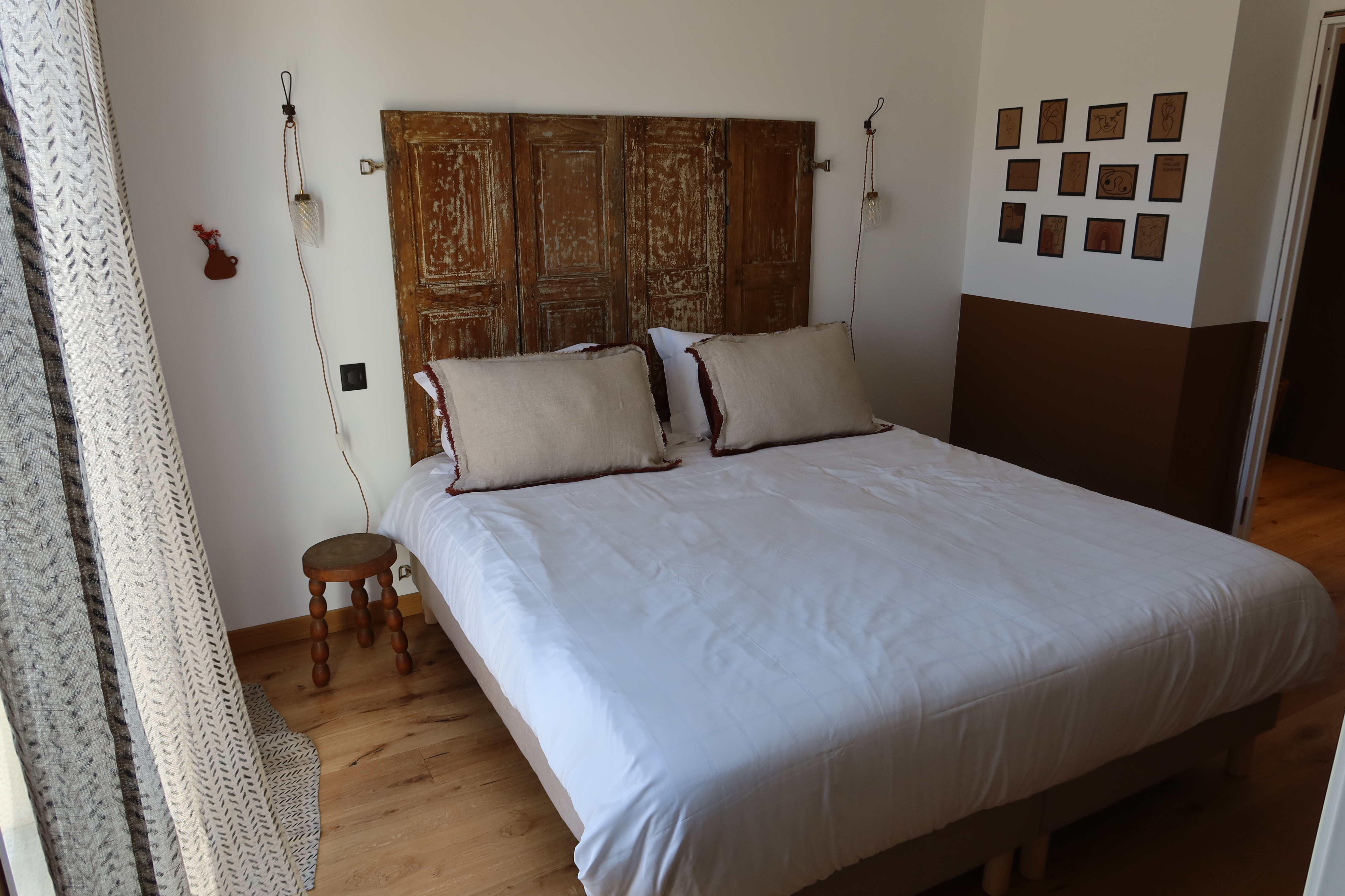 System.Collections.Generic.List`1[BluePillow.Application.SearchEngine.Dto.PhotoDto]?.ElementAt(0)?.Caption