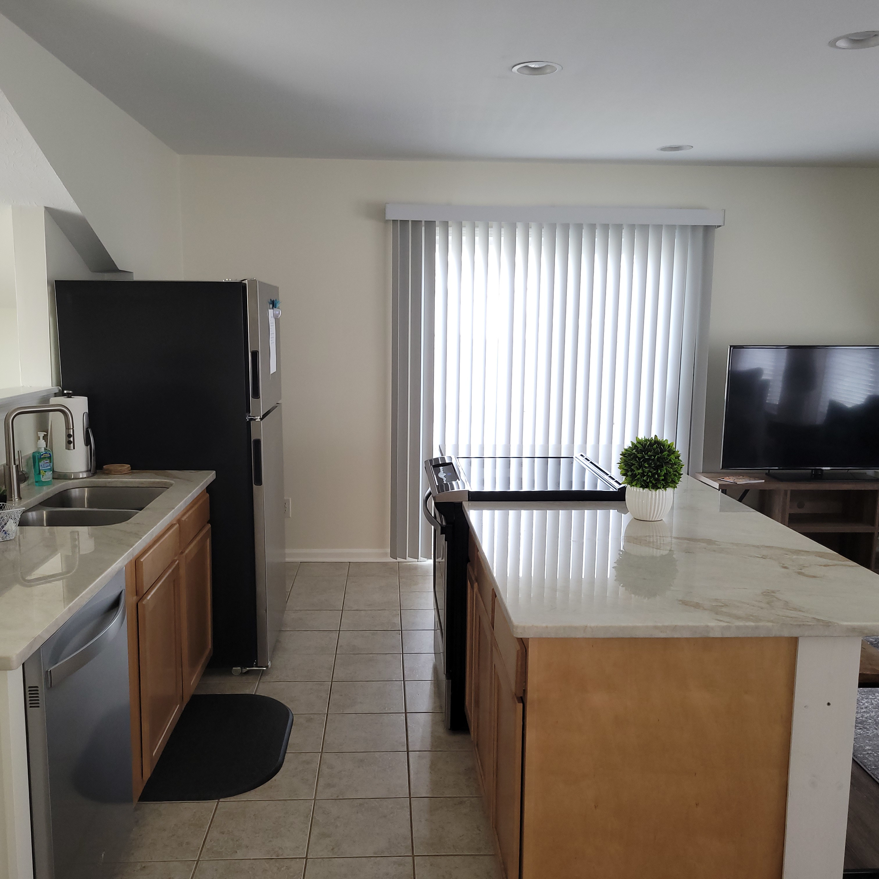 System.Collections.Generic.List`1[BluePillow.Application.SearchEngine.Dto.PhotoDto]?.ElementAt(1)?.Caption