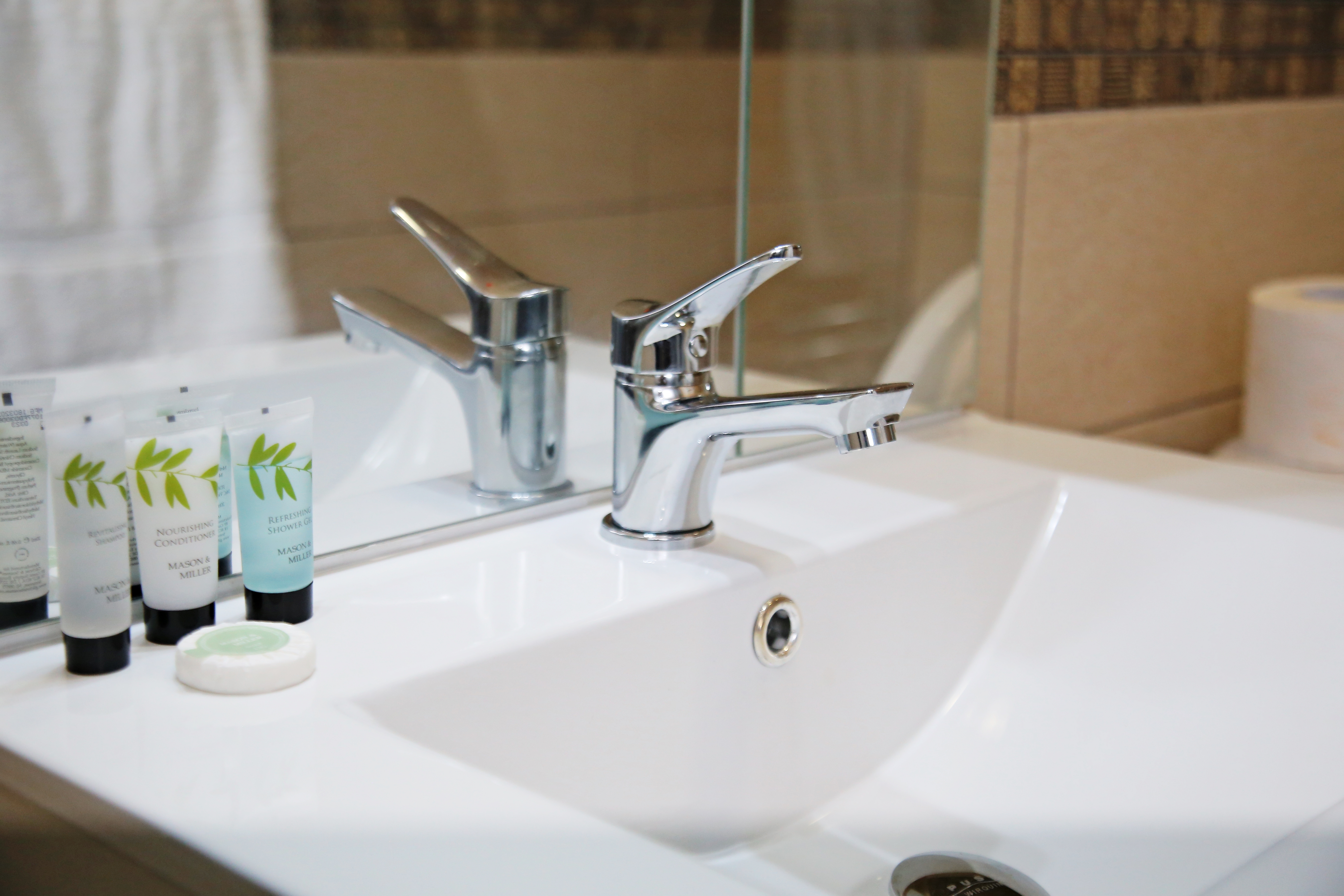 System.Collections.Generic.List`1[BluePillow.Application.SearchEngine.Dto.PhotoDto]?.ElementAt(2)?.Caption