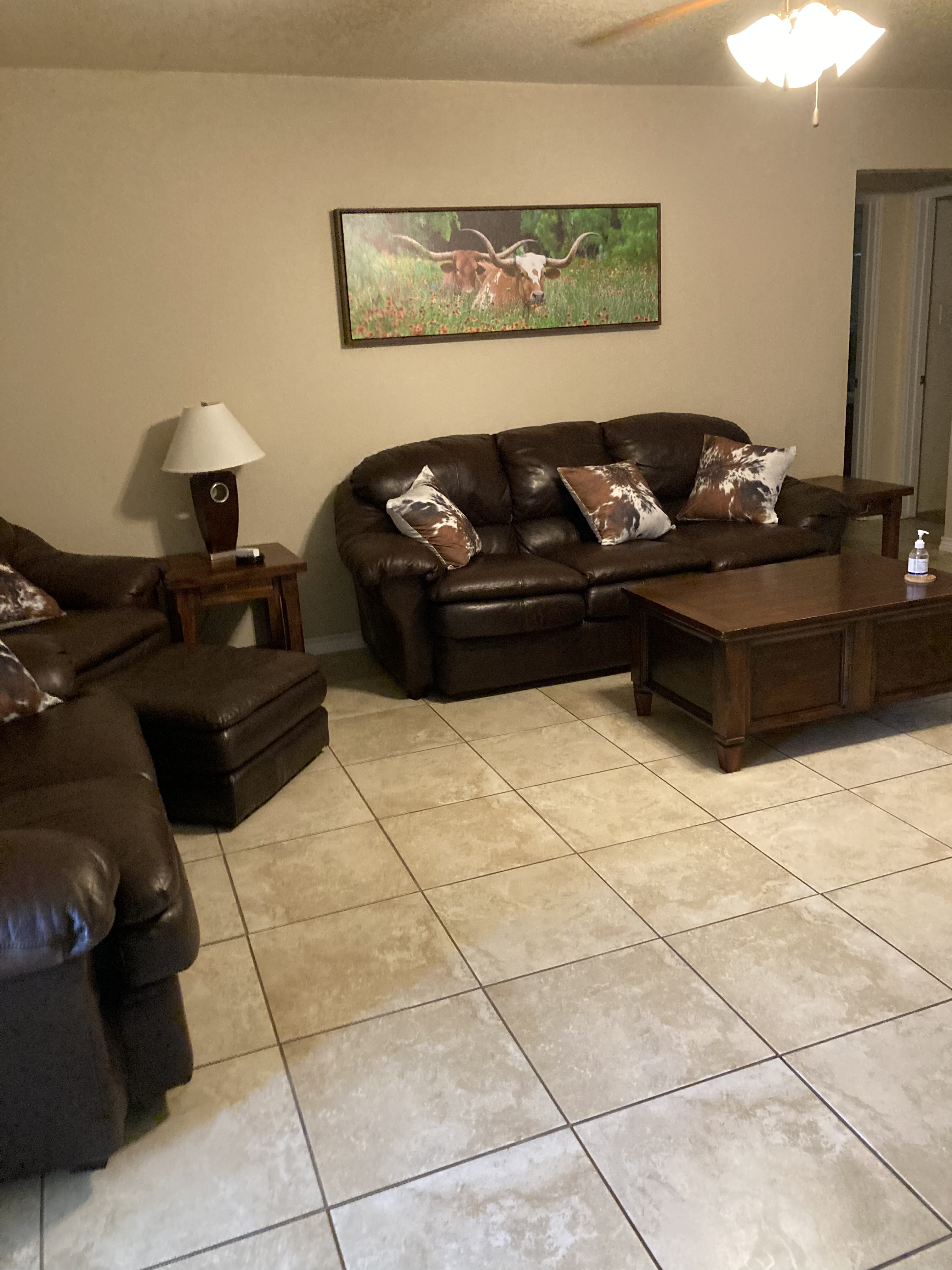 System.Collections.Generic.List`1[BluePillow.Application.SearchEngine.Dto.PhotoDto]?.ElementAt(3)?.Caption