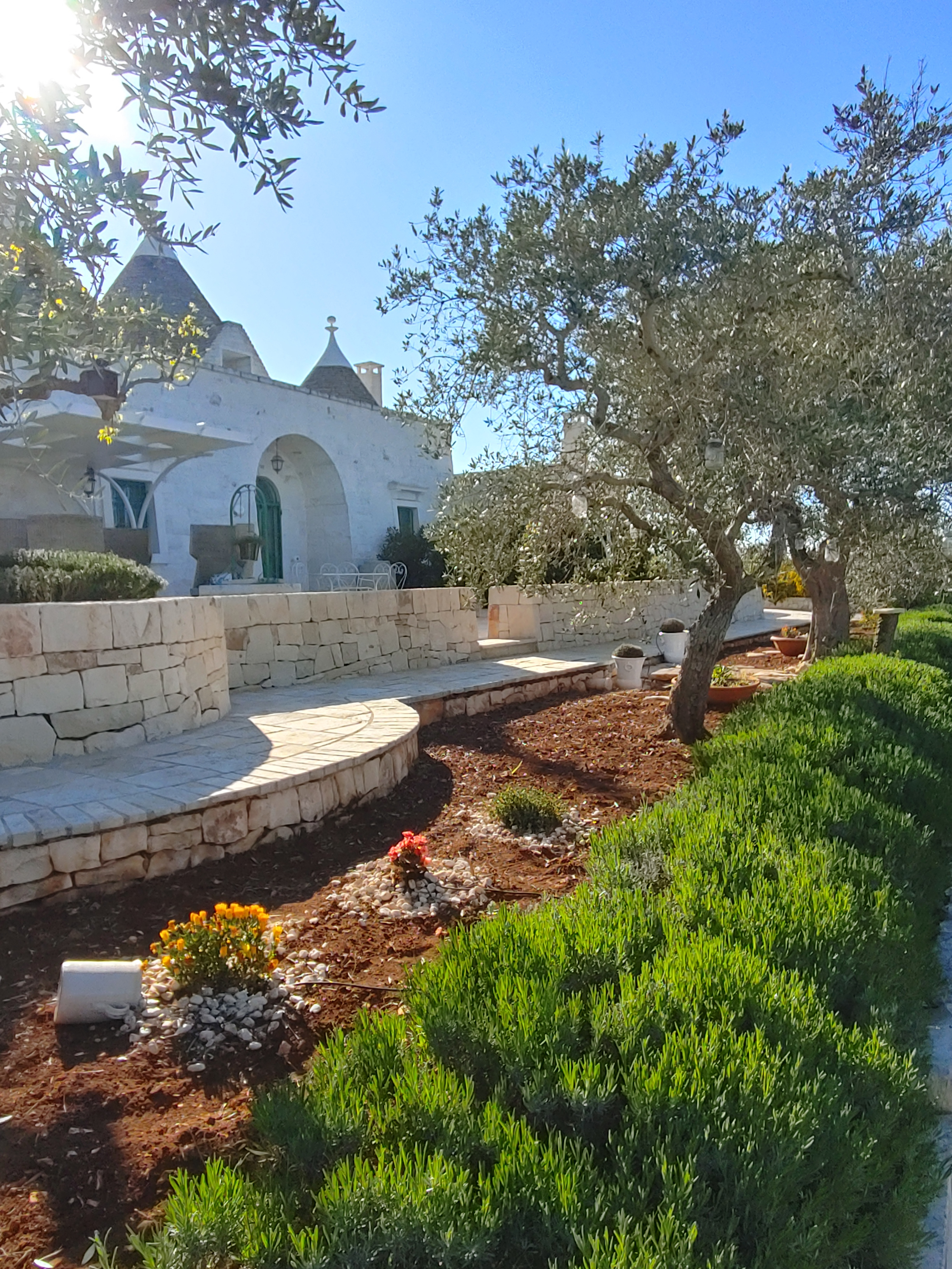 System.Collections.Generic.List`1[BluePillow.Application.SearchEngine.Dto.PhotoDto]?.ElementAt(2)?.Caption