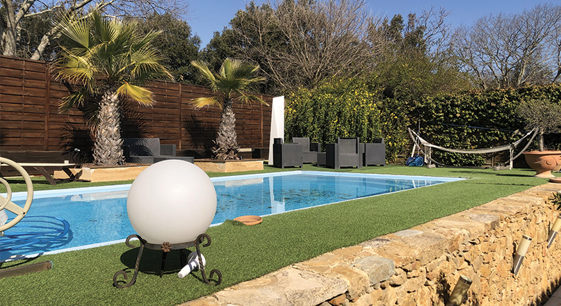 System.Collections.Generic.List`1[BluePillow.Application.SearchEngine.Dto.PhotoDto]?.ElementAt(0)?.Caption