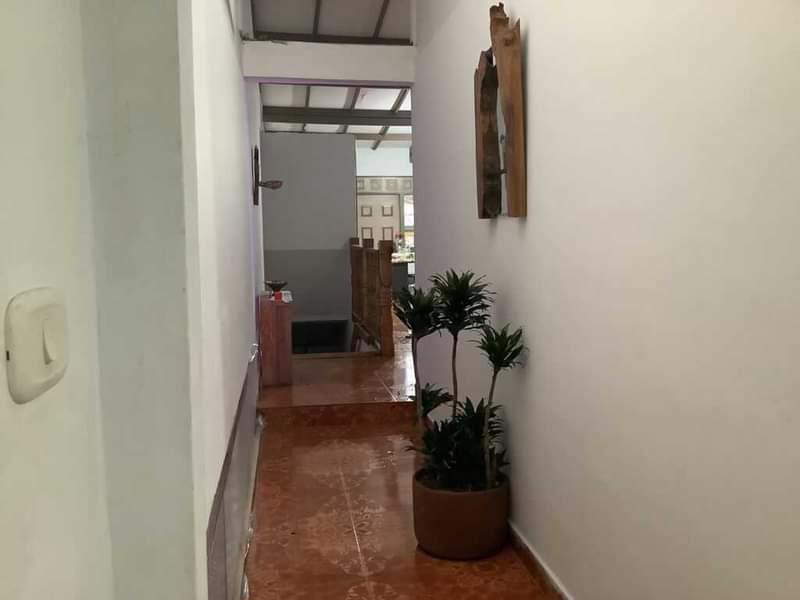 System.Collections.Generic.List`1[BluePillow.Application.SearchEngine.Dto.PhotoDto]?.ElementAt(1)?.Caption