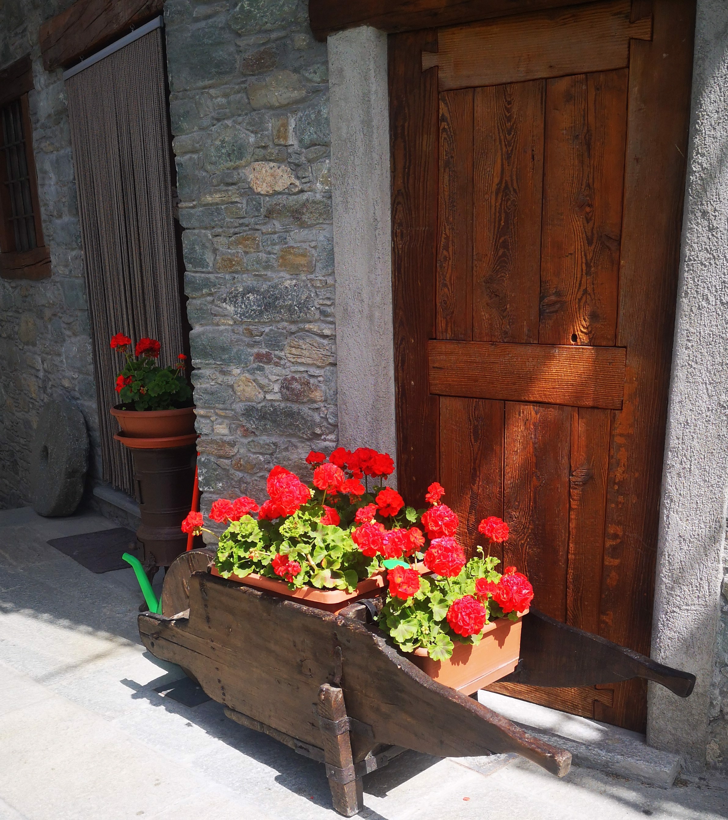 System.Collections.Generic.List`1[BluePillow.Application.SearchEngine.Dto.PhotoDto]?.ElementAt(0)?.Caption