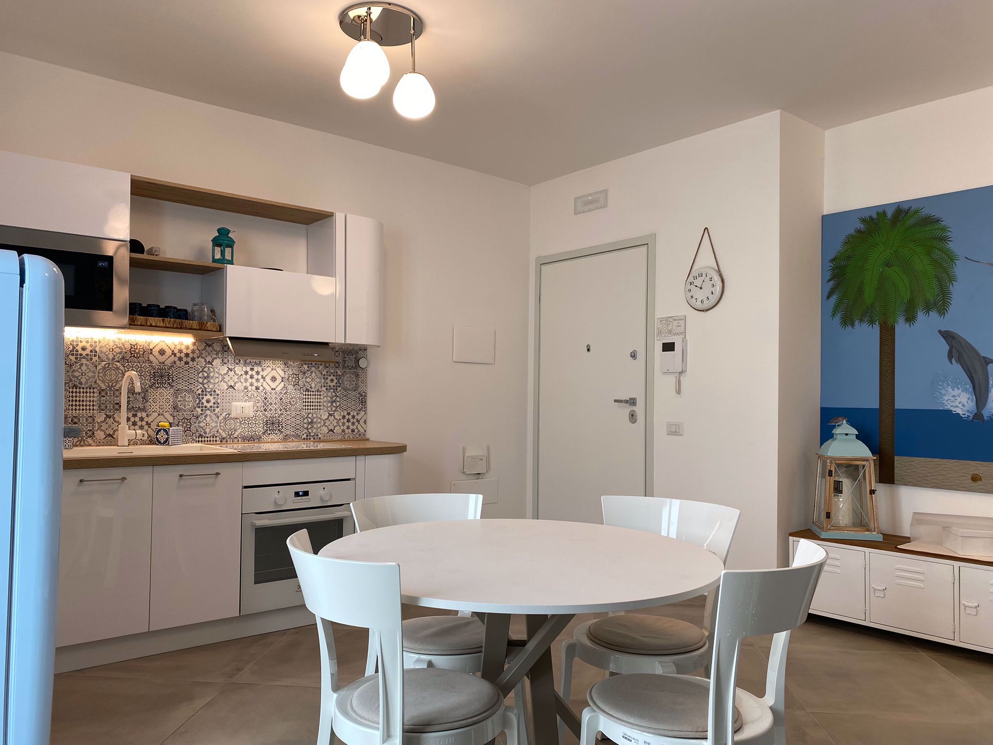 System.Collections.Generic.List`1[BluePillow.Application.SearchEngine.Dto.PhotoDto]?.ElementAt(0)?.Caption