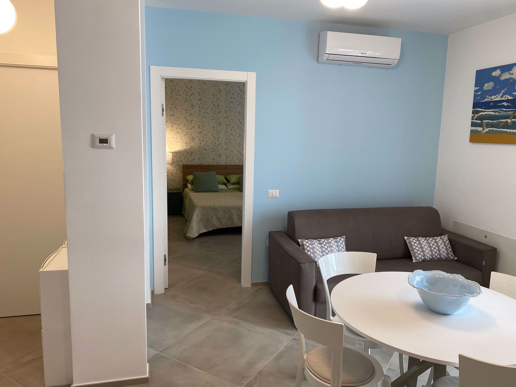 System.Collections.Generic.List`1[BluePillow.Application.SearchEngine.Dto.PhotoDto]?.ElementAt(3)?.Caption