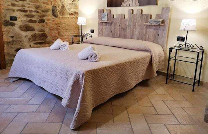 System.Collections.Generic.List`1[BluePillow.Application.SearchEngine.Dto.PhotoDto]?.ElementAt(3)?.Caption