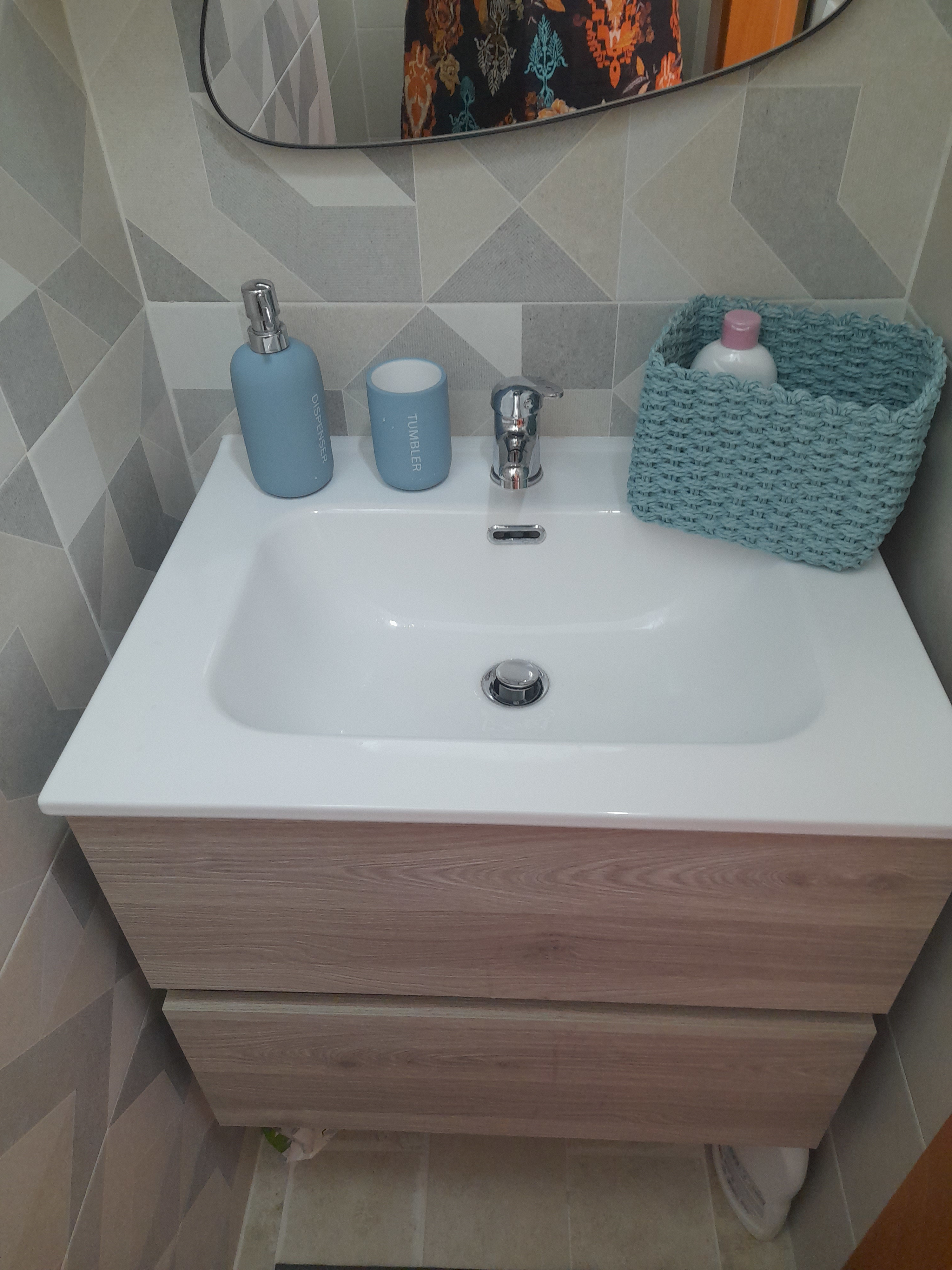 System.Collections.Generic.List`1[BluePillow.Application.SearchEngine.Dto.PhotoDto]?.ElementAt(1)?.Caption