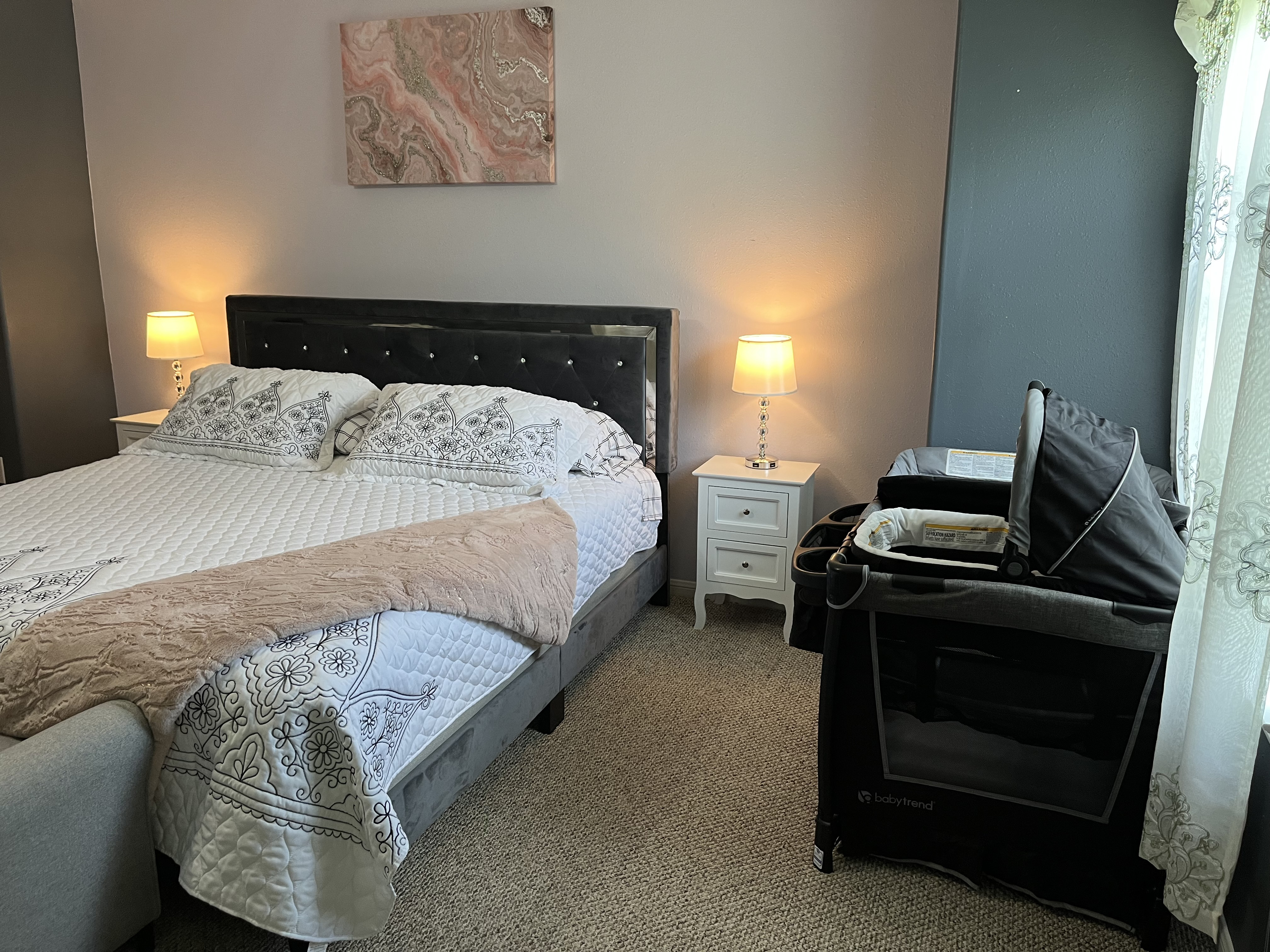 System.Collections.Generic.List`1[BluePillow.Application.SearchEngine.Dto.PhotoDto]?.ElementAt(0)?.Caption