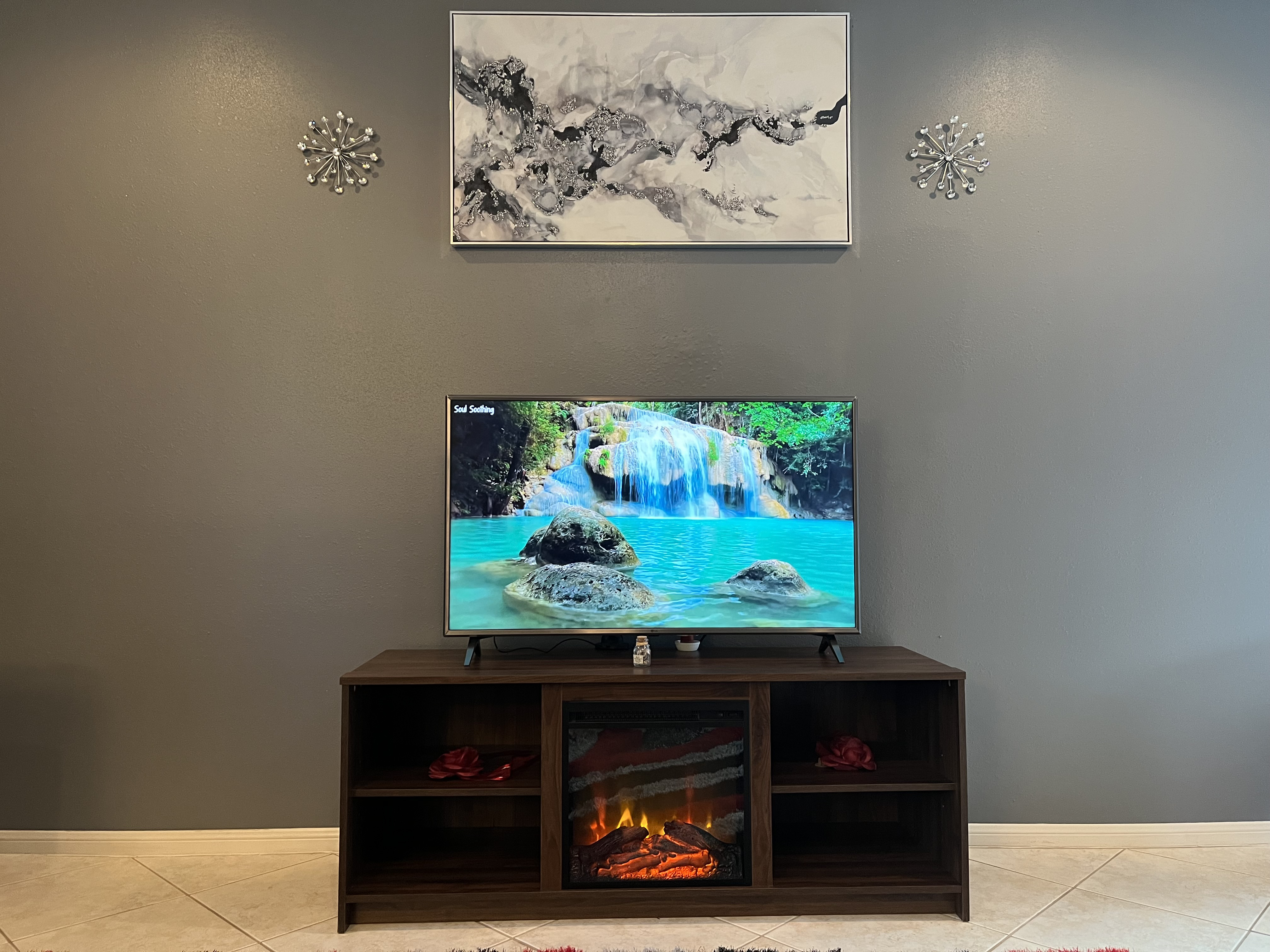 System.Collections.Generic.List`1[BluePillow.Application.SearchEngine.Dto.PhotoDto]?.ElementAt(3)?.Caption