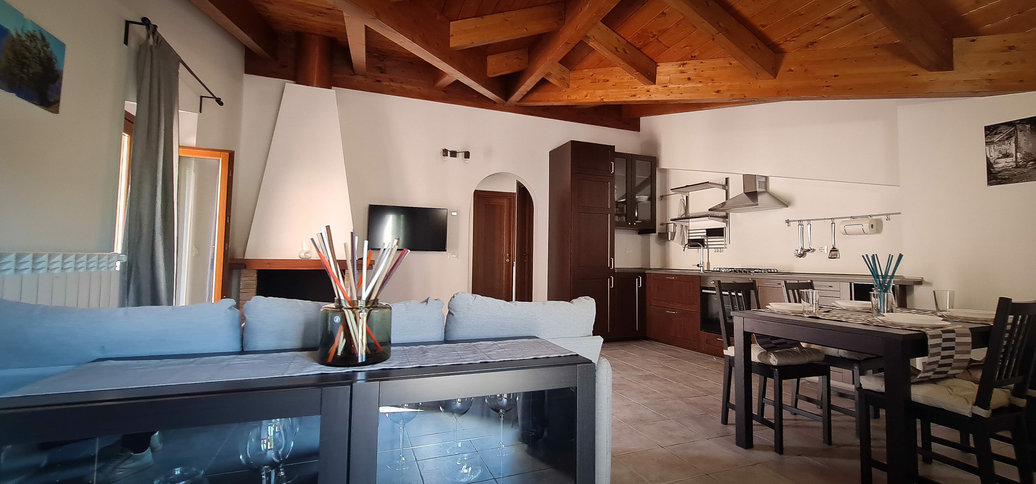 System.Collections.Generic.List`1[BluePillow.Application.SearchEngine.Dto.PhotoDto]?.ElementAt(0)?.Caption