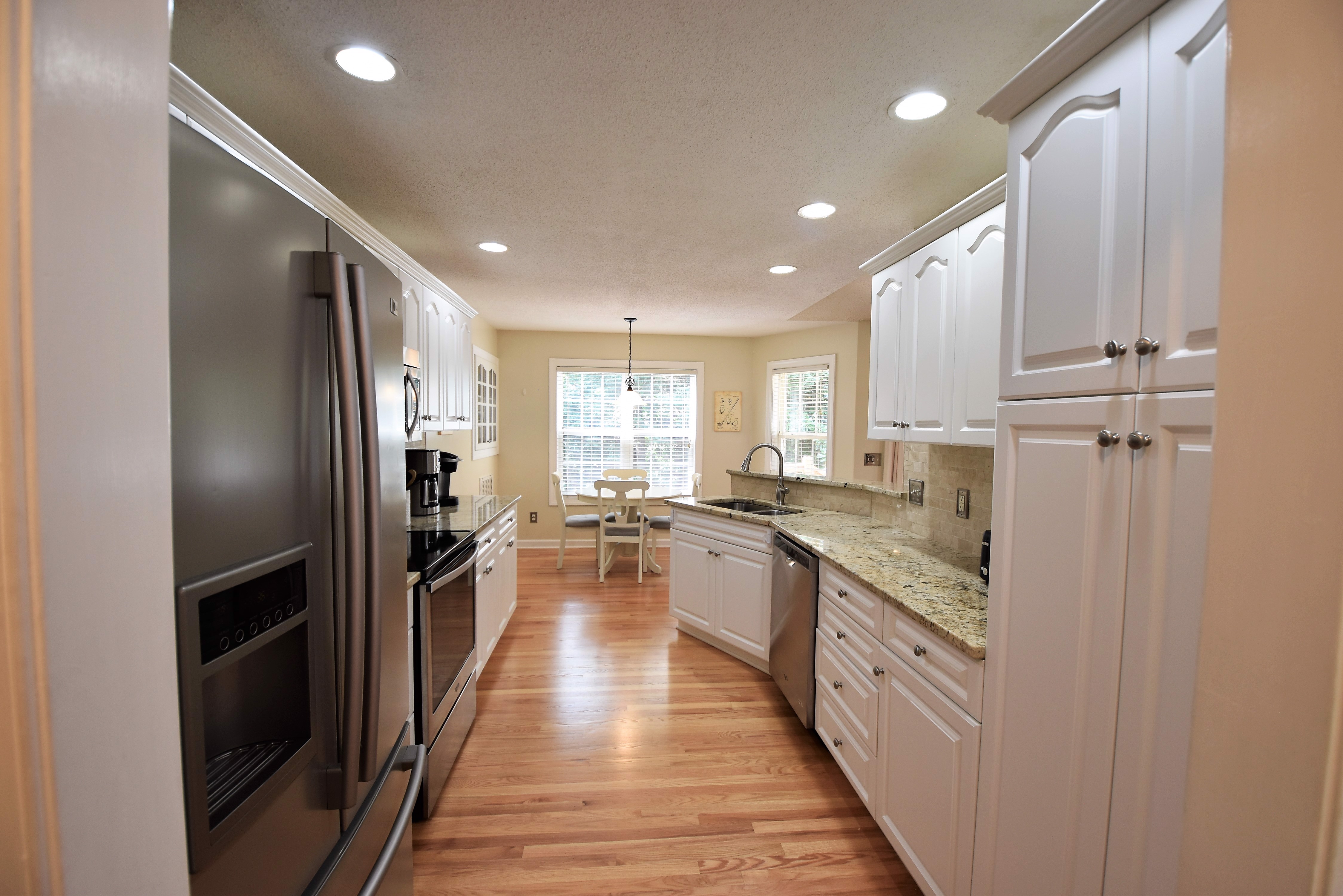 System.Collections.Generic.List`1[BluePillow.Application.SearchEngine.Dto.PhotoDto]?.ElementAt(3)?.Caption