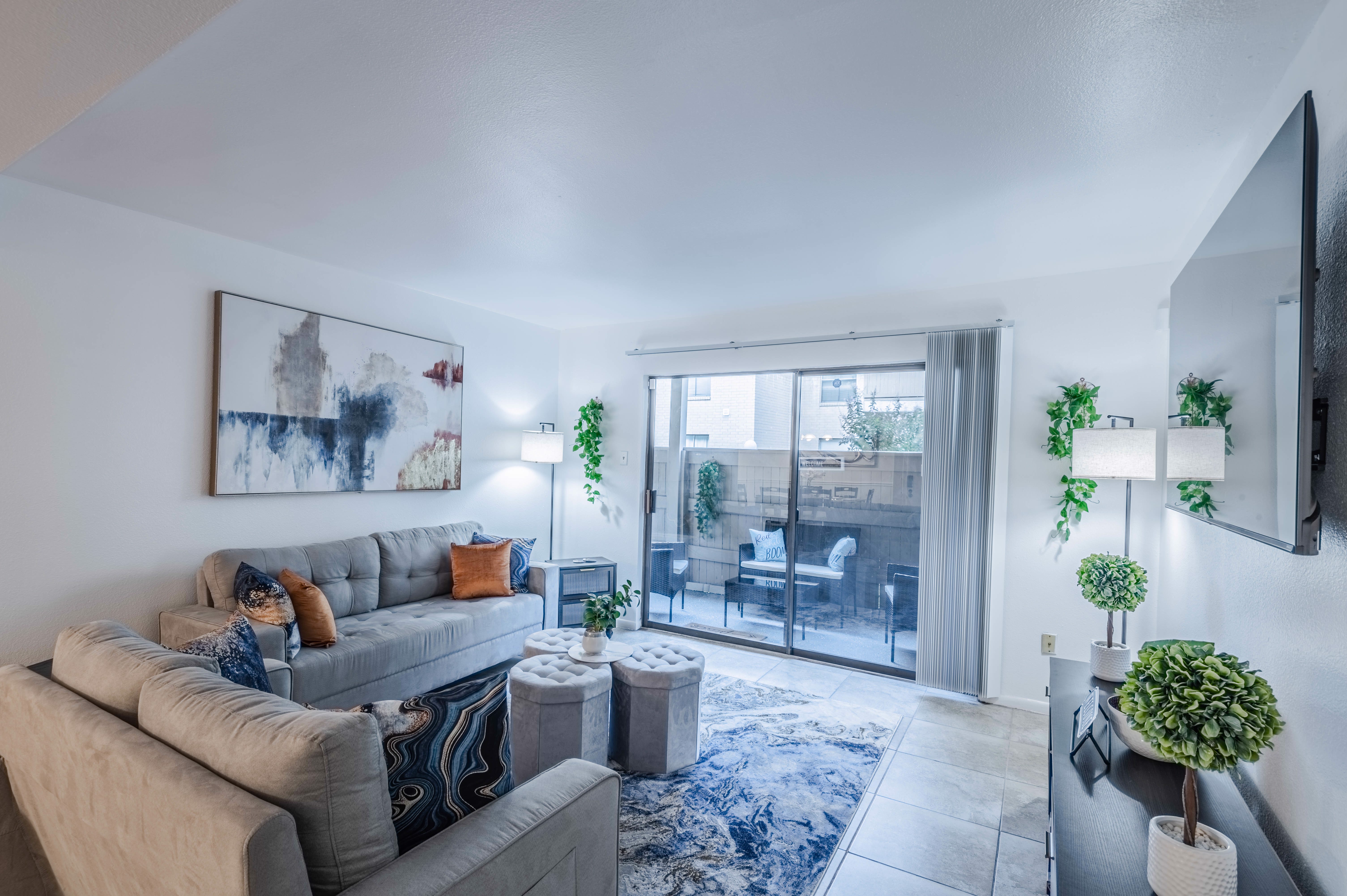 System.Collections.Generic.List`1[BluePillow.Application.SearchEngine.Dto.PhotoDto]?.ElementAt(2)?.Caption