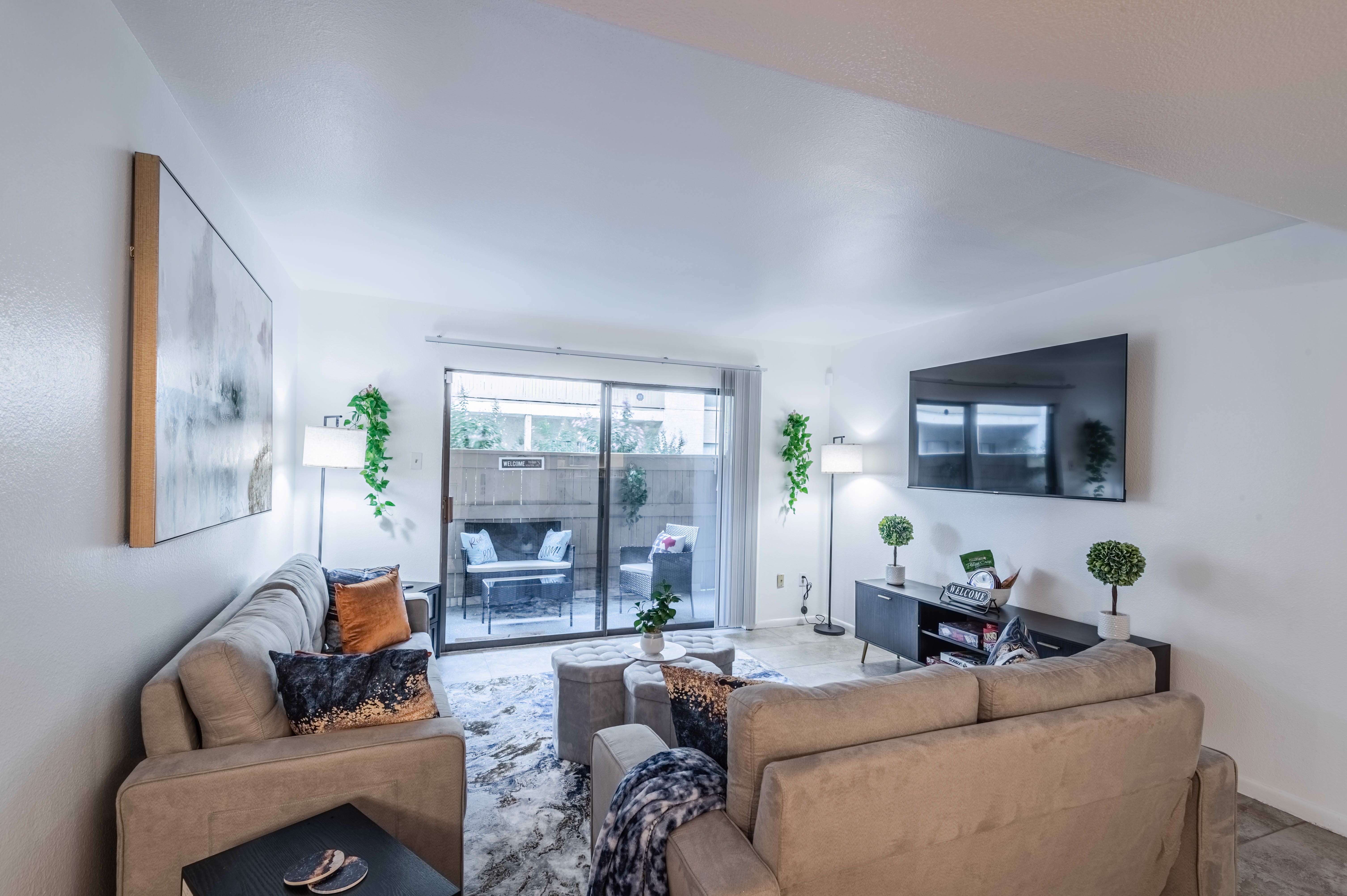 System.Collections.Generic.List`1[BluePillow.Application.SearchEngine.Dto.PhotoDto]?.ElementAt(0)?.Caption