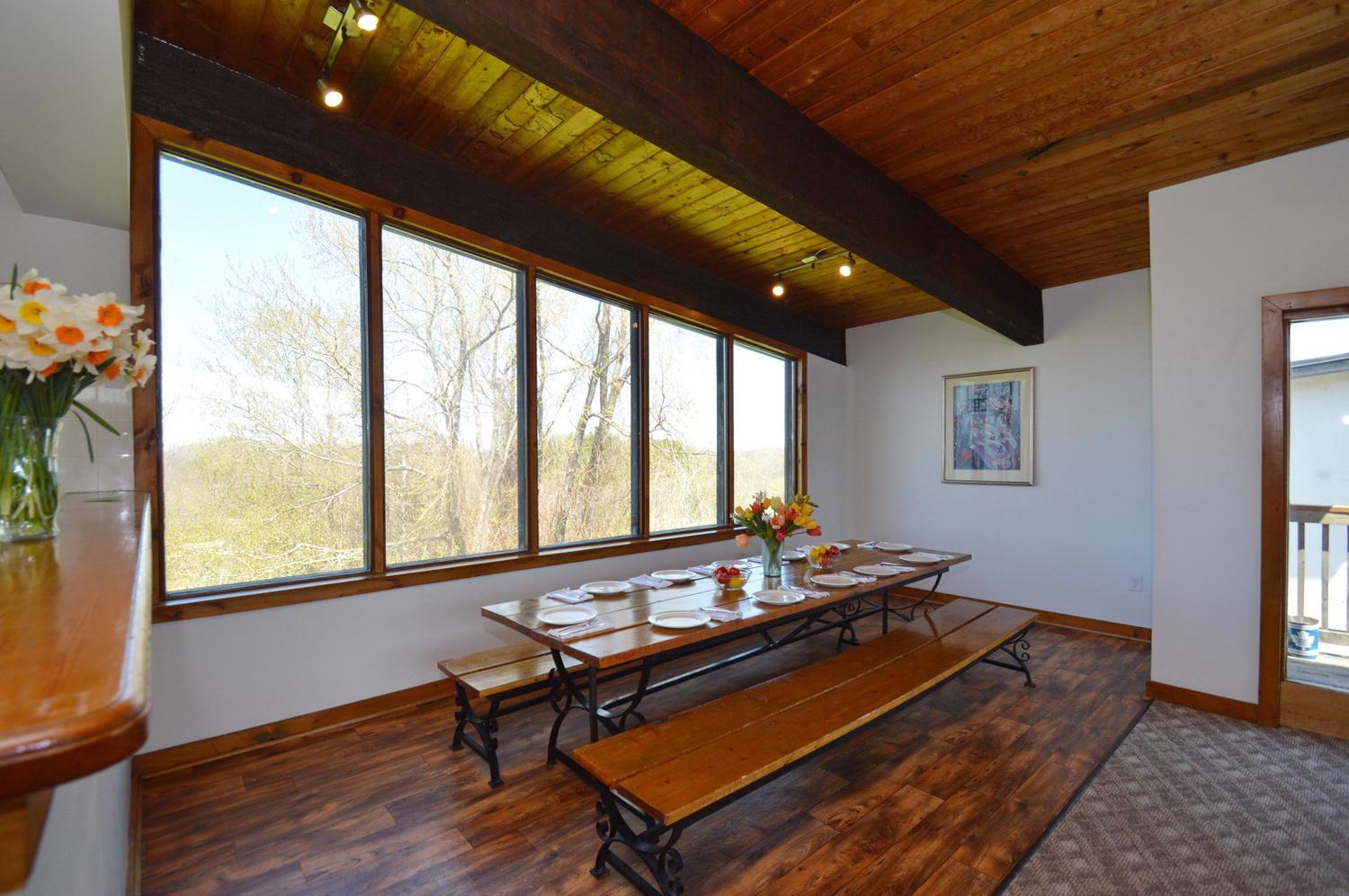 System.Collections.Generic.List`1[BluePillow.Application.SearchEngine.Dto.PhotoDto]?.ElementAt(2)?.Caption