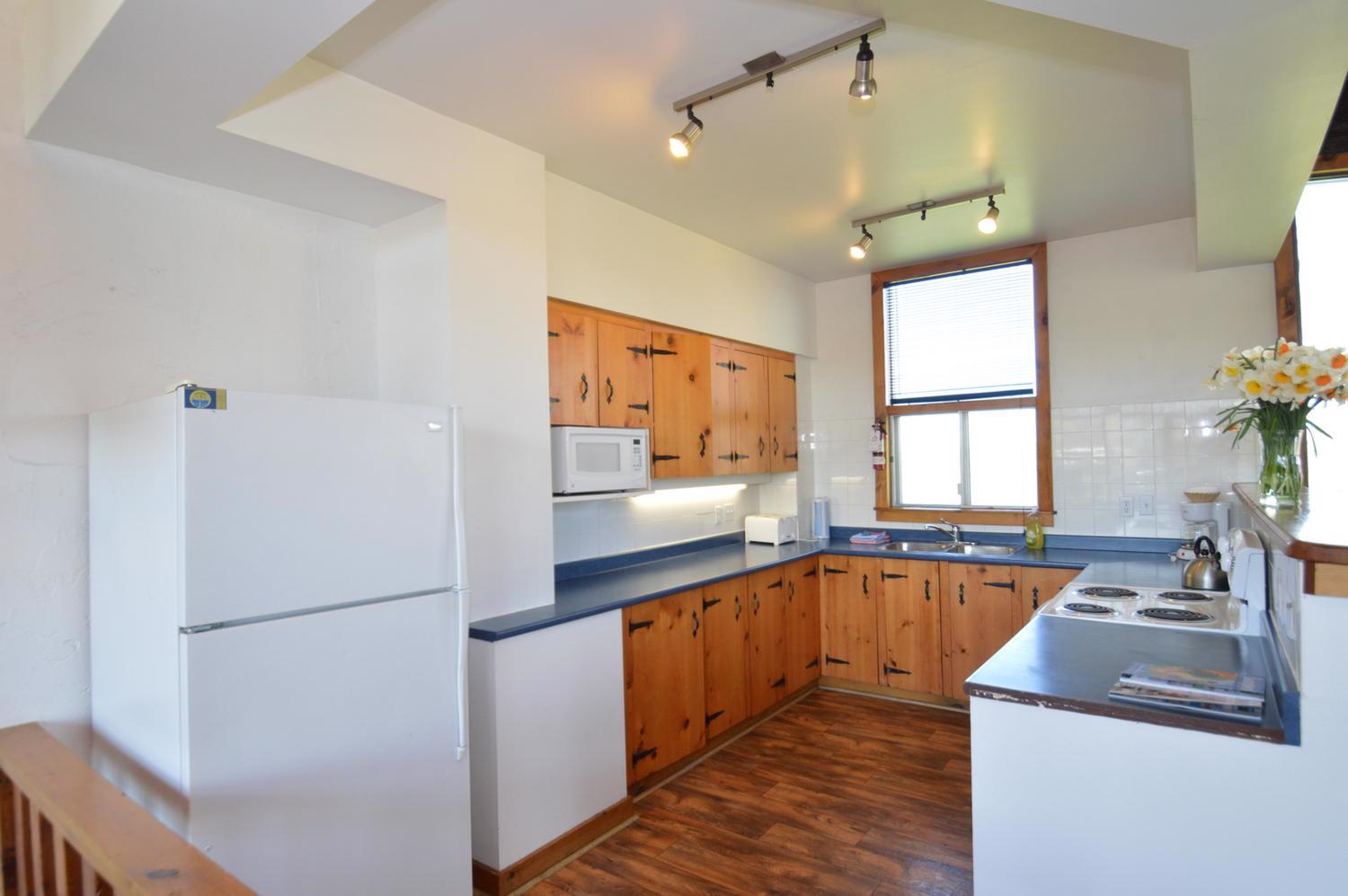 System.Collections.Generic.List`1[BluePillow.Application.SearchEngine.Dto.PhotoDto]?.ElementAt(3)?.Caption