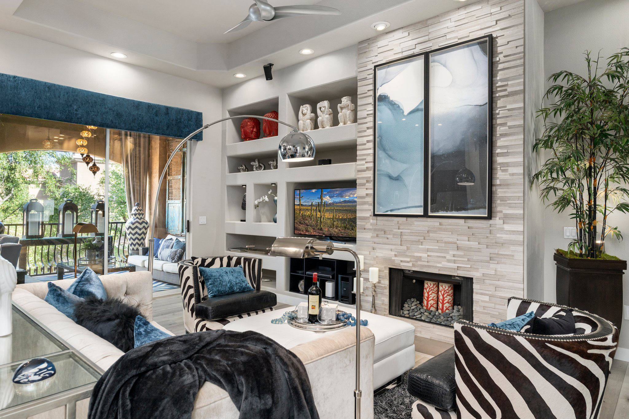 System.Collections.Generic.List`1[BluePillow.Application.SearchEngine.Dto.PhotoDto]?.ElementAt(1)?.Caption