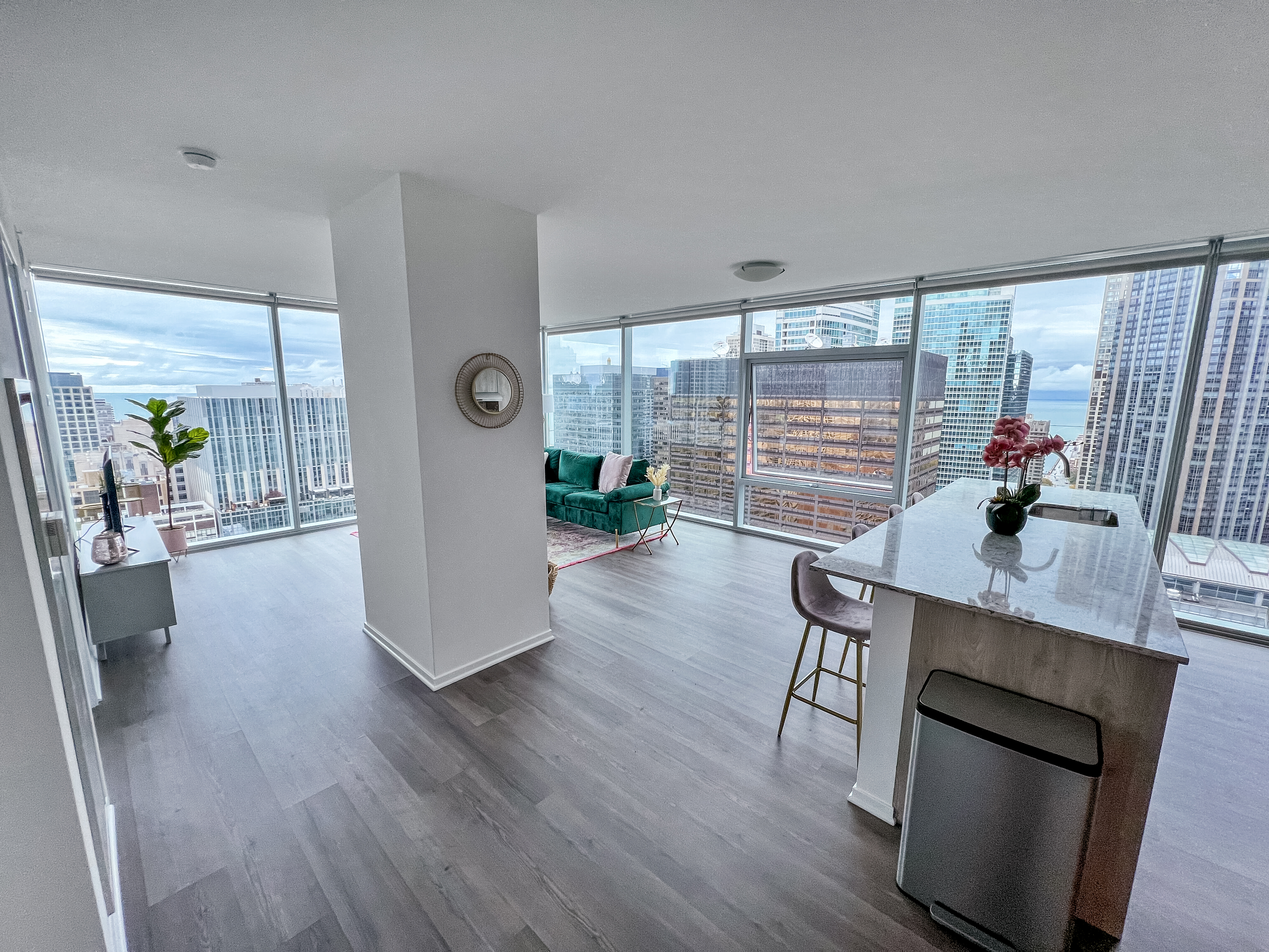 System.Collections.Generic.List`1[BluePillow.Application.SearchEngine.Dto.PhotoDto]?.ElementAt(3)?.Caption