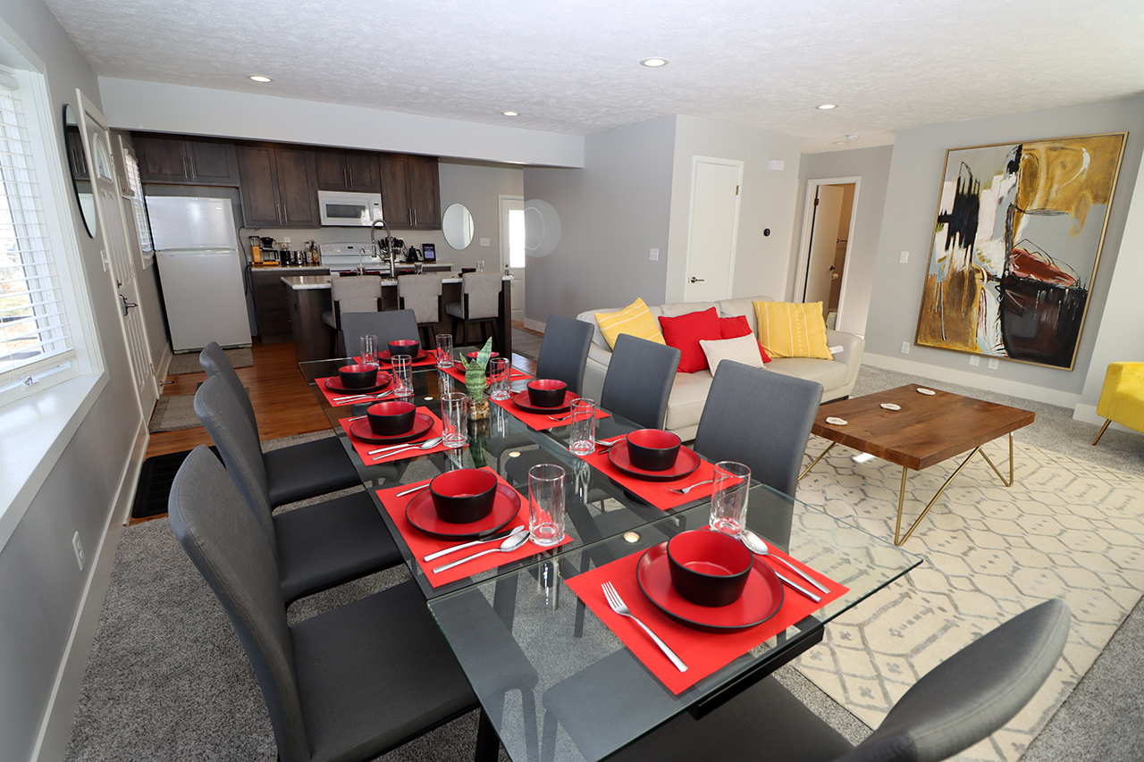 System.Collections.Generic.List`1[BluePillow.Application.SearchEngine.Dto.PhotoDto]?.ElementAt(1)?.Caption