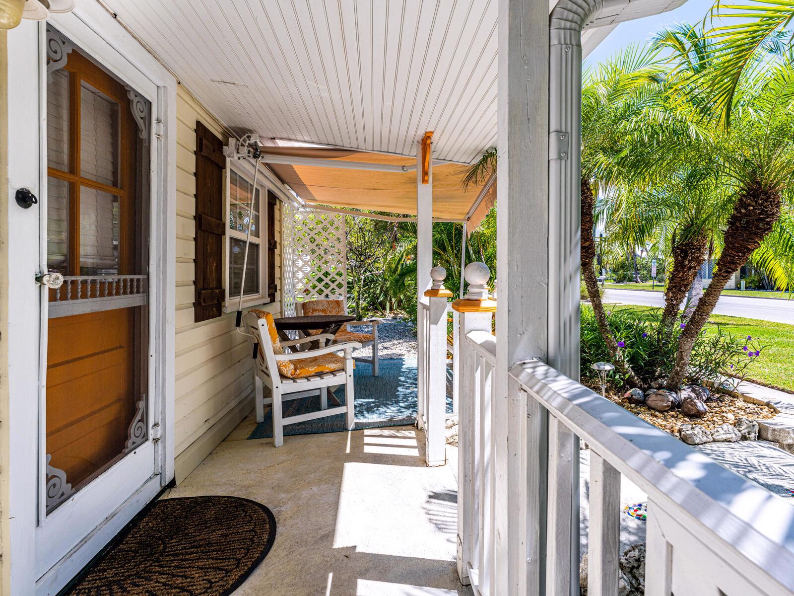 System.Collections.Generic.List`1[BluePillow.Application.SearchEngine.Dto.PhotoDto]?.ElementAt(1)?.Caption