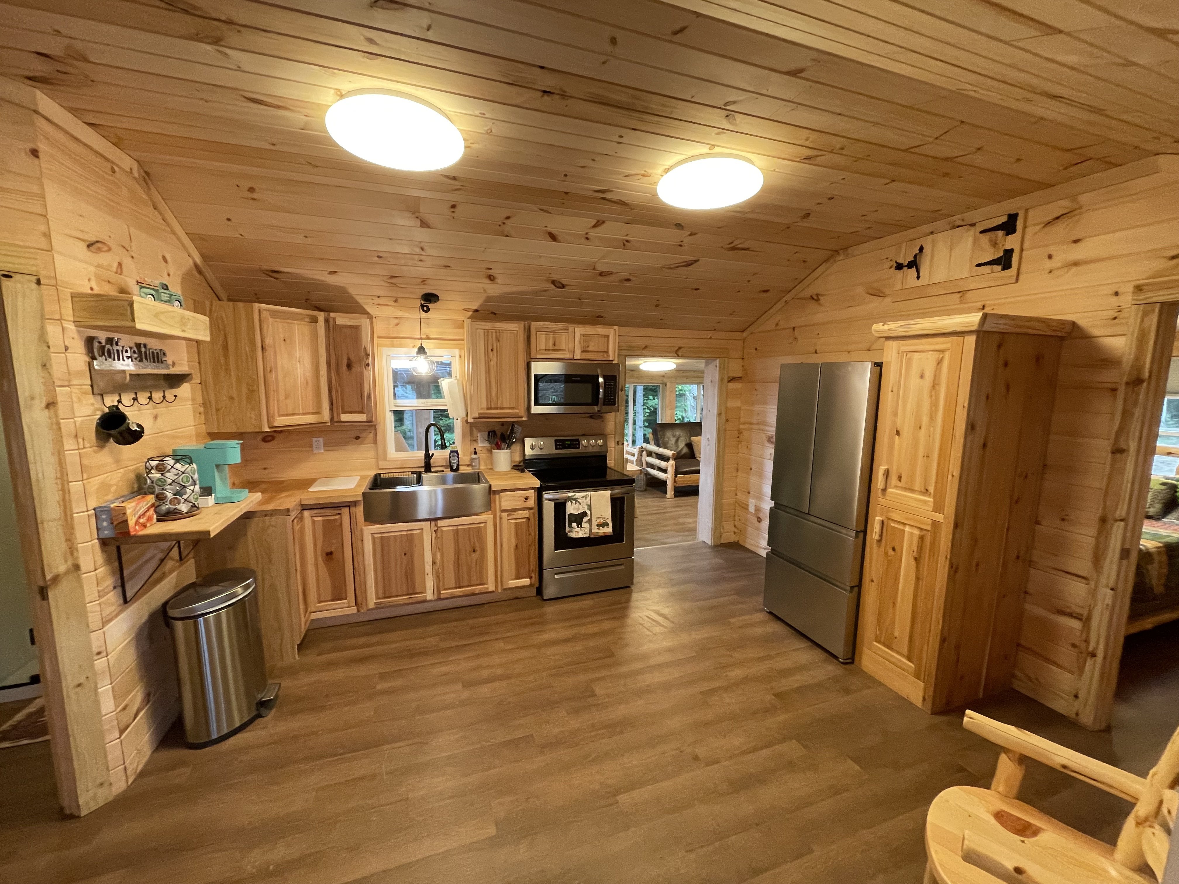 System.Collections.Generic.List`1[BluePillow.Application.SearchEngine.Dto.PhotoDto]?.ElementAt(3)?.Caption