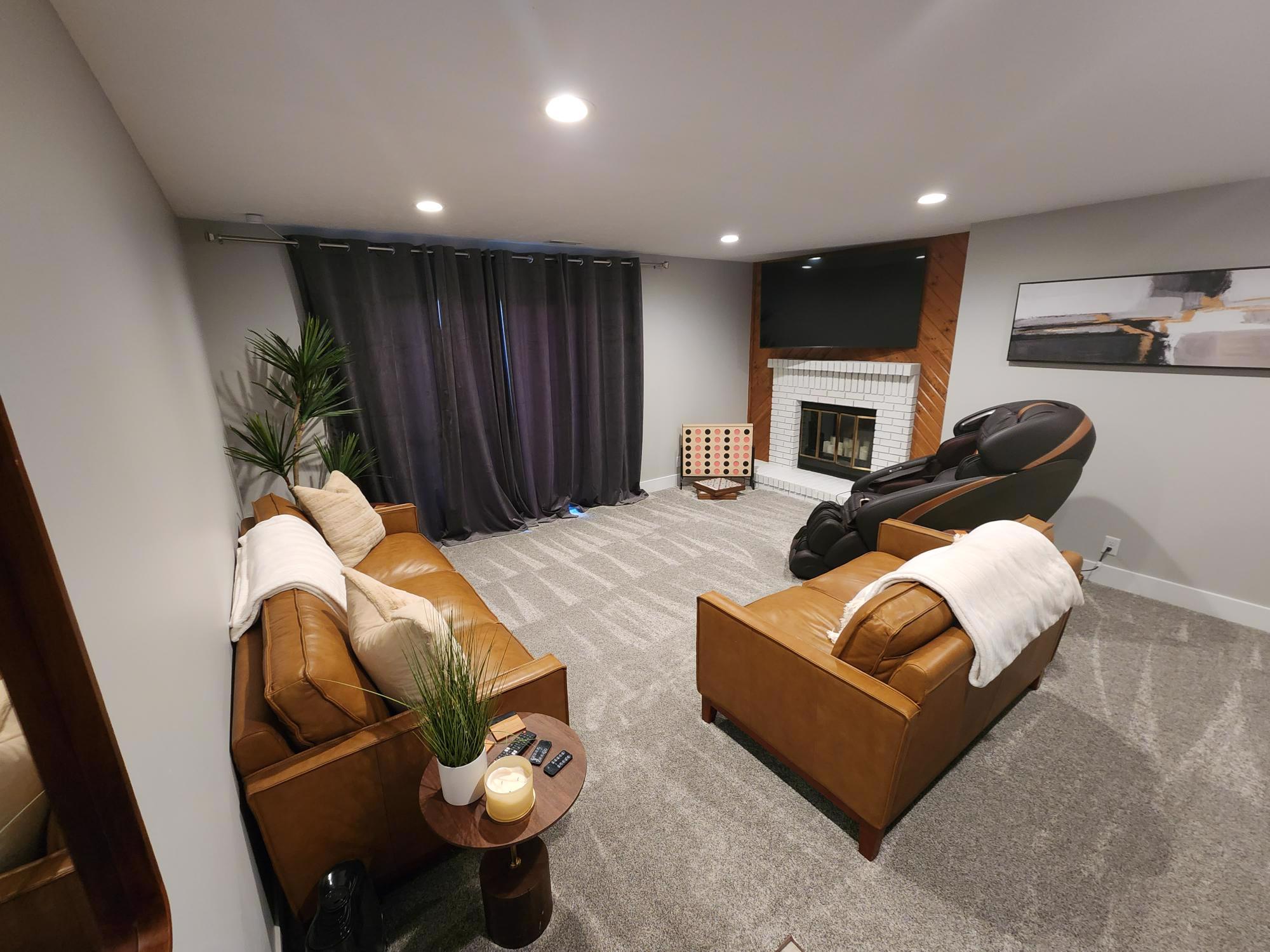 System.Collections.Generic.List`1[BluePillow.Application.SearchEngine.Dto.PhotoDto]?.ElementAt(0)?.Caption