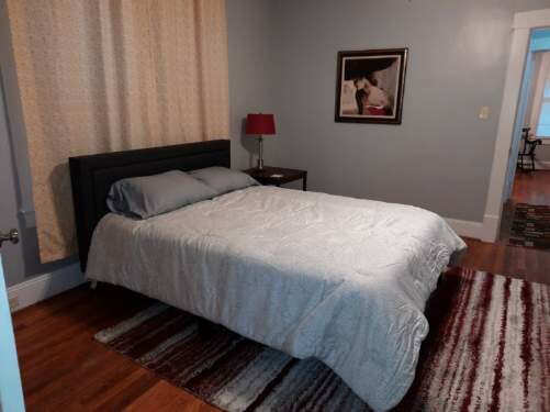 Beautiful 2 Br 1 Ba ranch house in a safe neighborhood