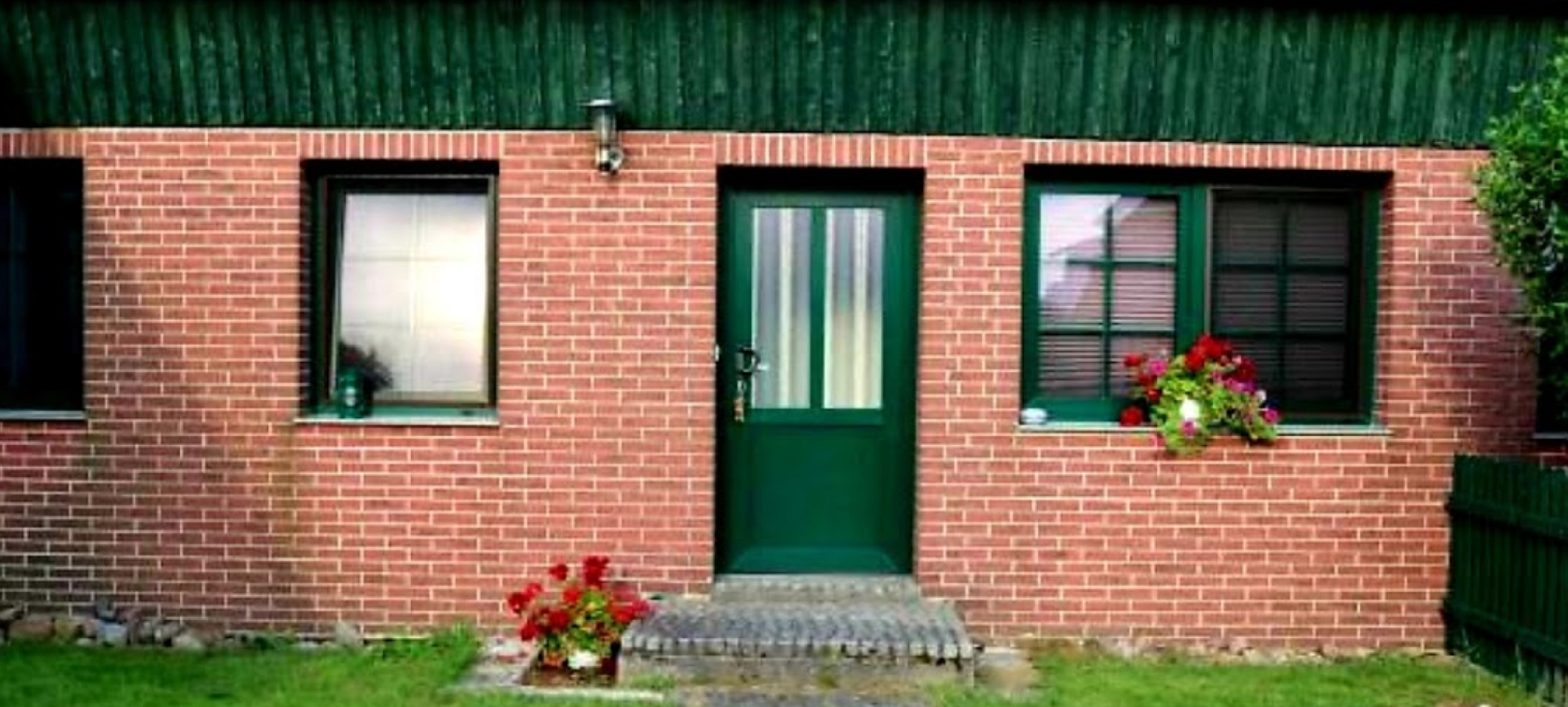 System.Collections.Generic.List`1[BluePillow.Application.SearchEngine.Dto.PhotoDto]?.ElementAt(1)?.Caption