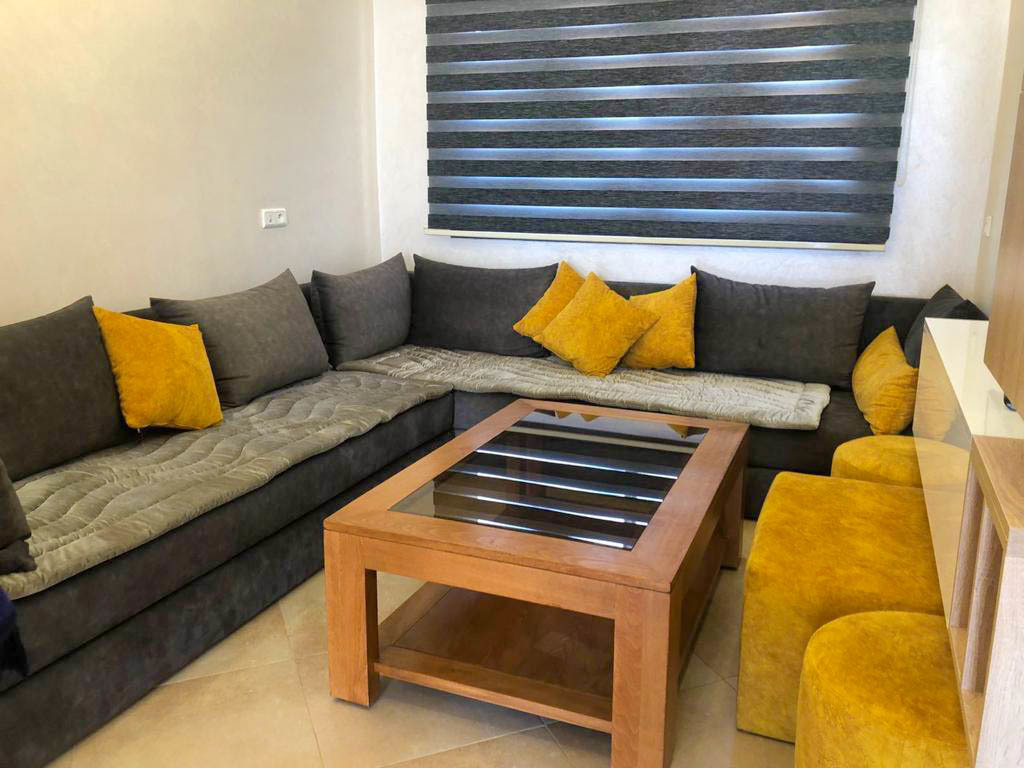 System.Collections.Generic.List`1[BluePillow.Application.SearchEngine.Dto.PhotoDto]?.ElementAt(0)?.Caption