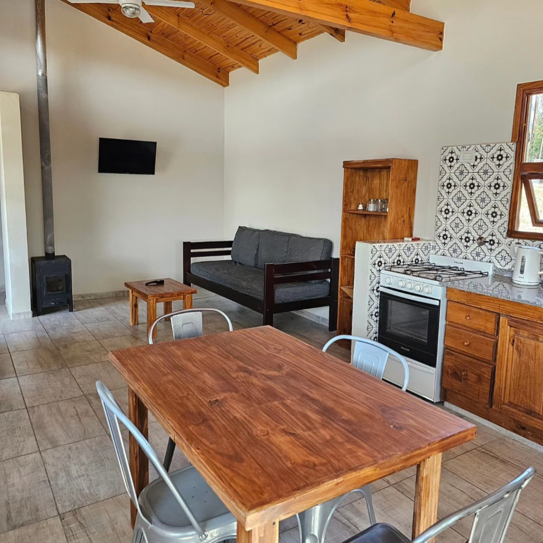 System.Collections.Generic.List`1[BluePillow.Application.SearchEngine.Dto.PhotoDto]?.ElementAt(2)?.Caption